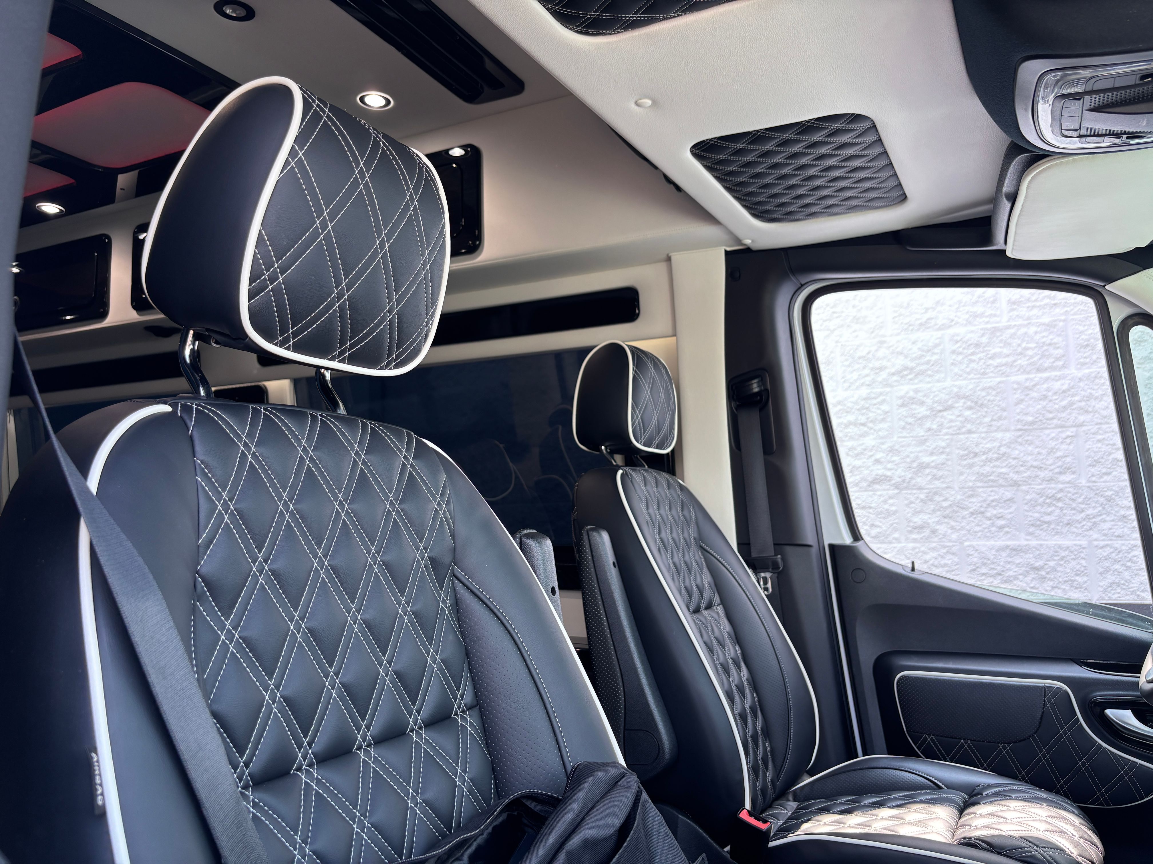 New 2026 Arctic White Mercedes-Benz Discovery Cross Country image 27