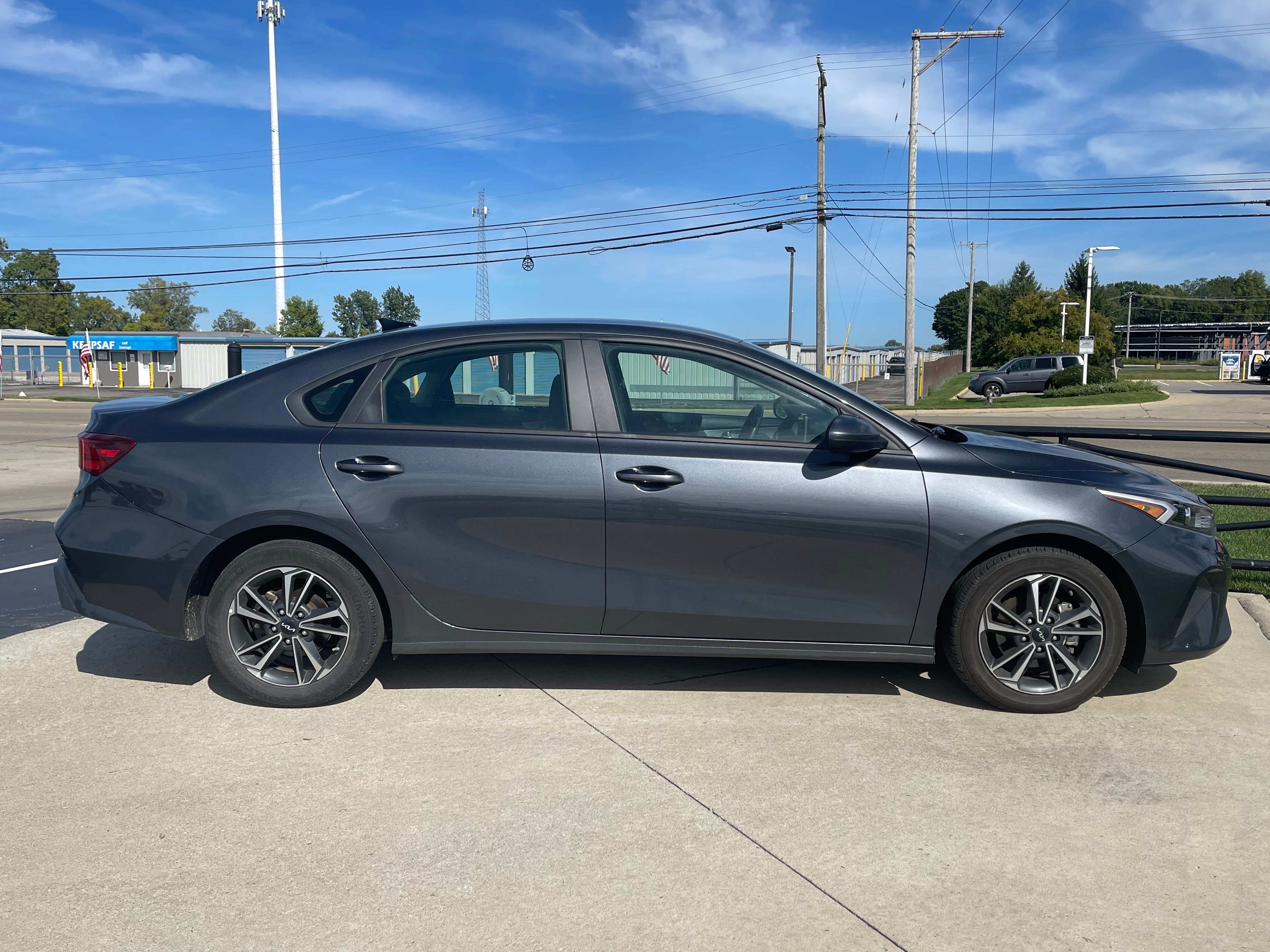 Used 2024 Gravity Gray Kia LXS image 8