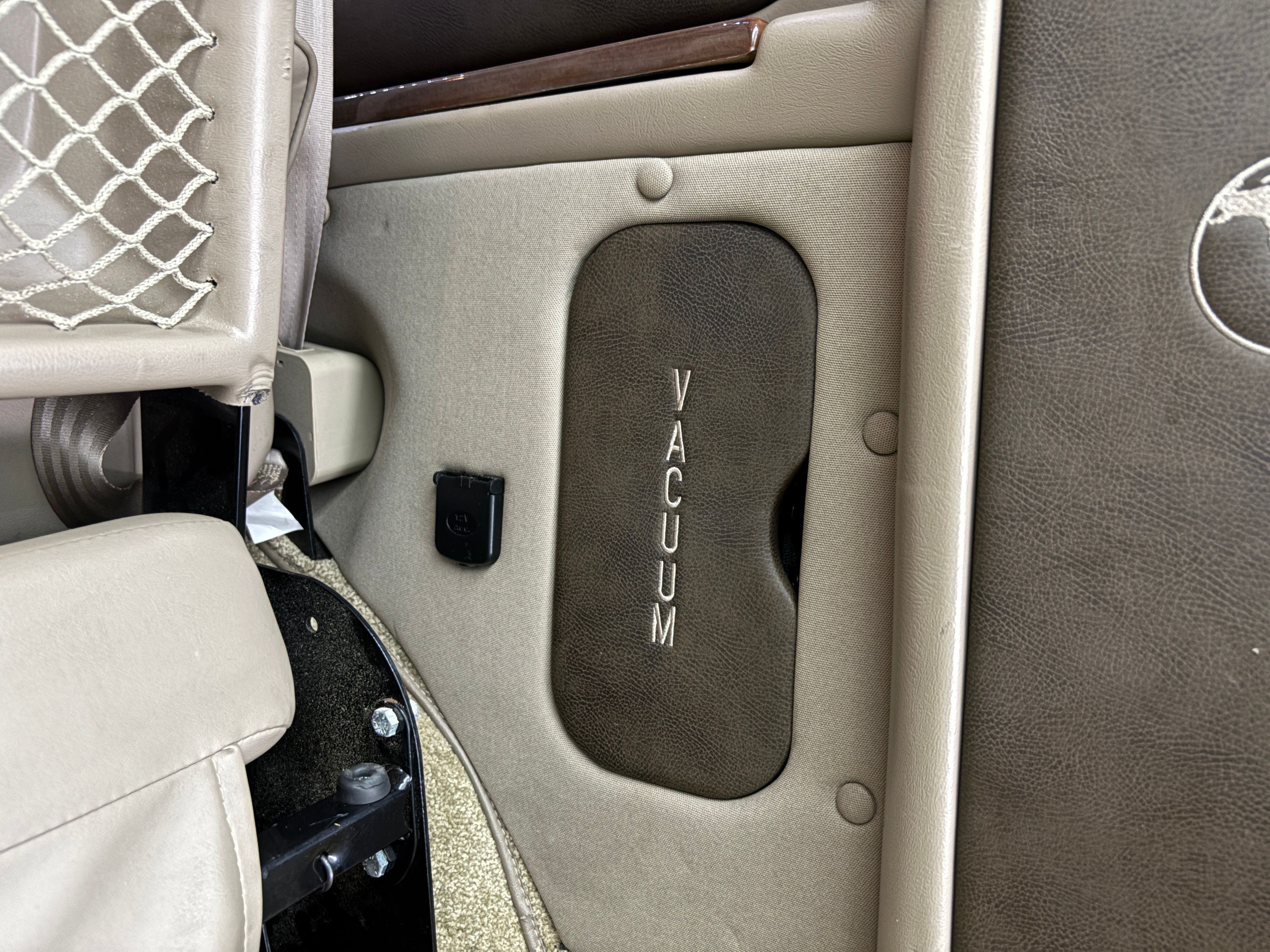 Used 2017 Summit White Chevrolet Explorer Limited SE image 12