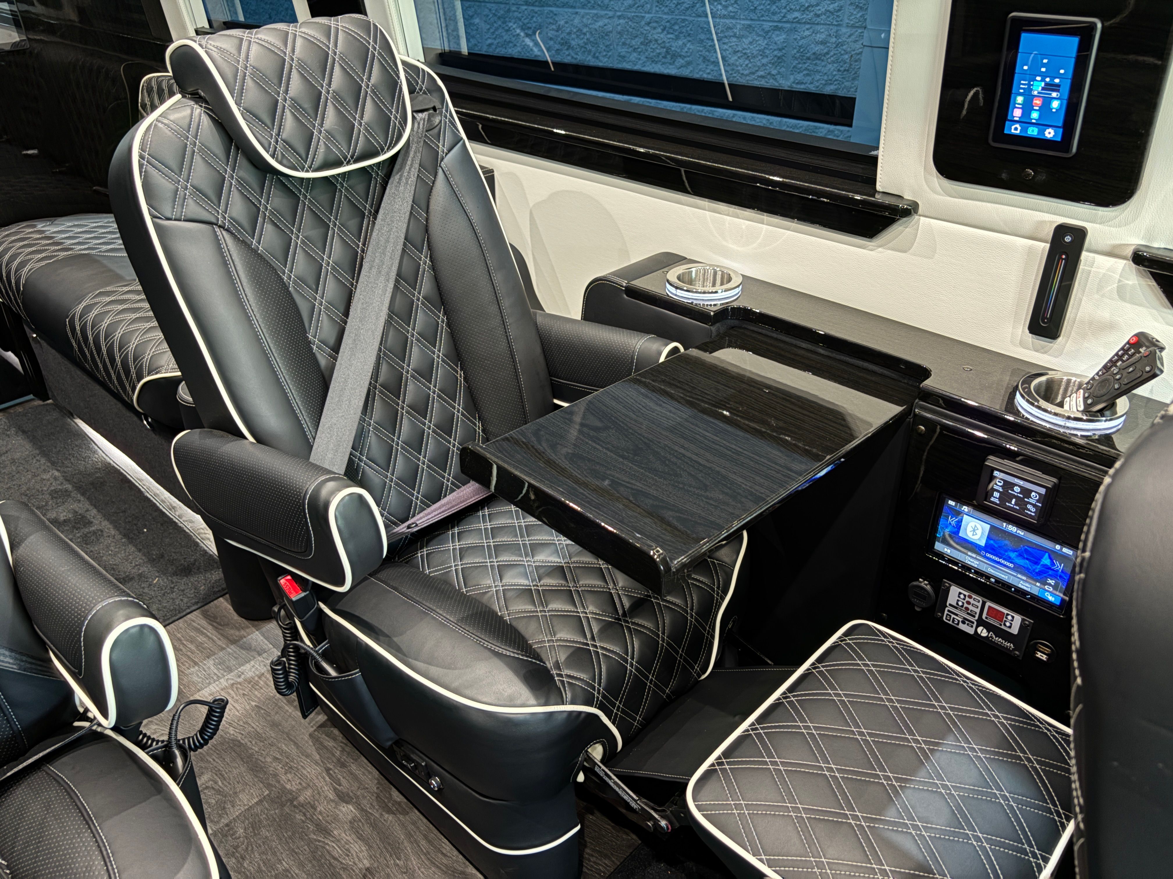 New 2026 Arctic White Mercedes-Benz Discovery Cross Country image 49