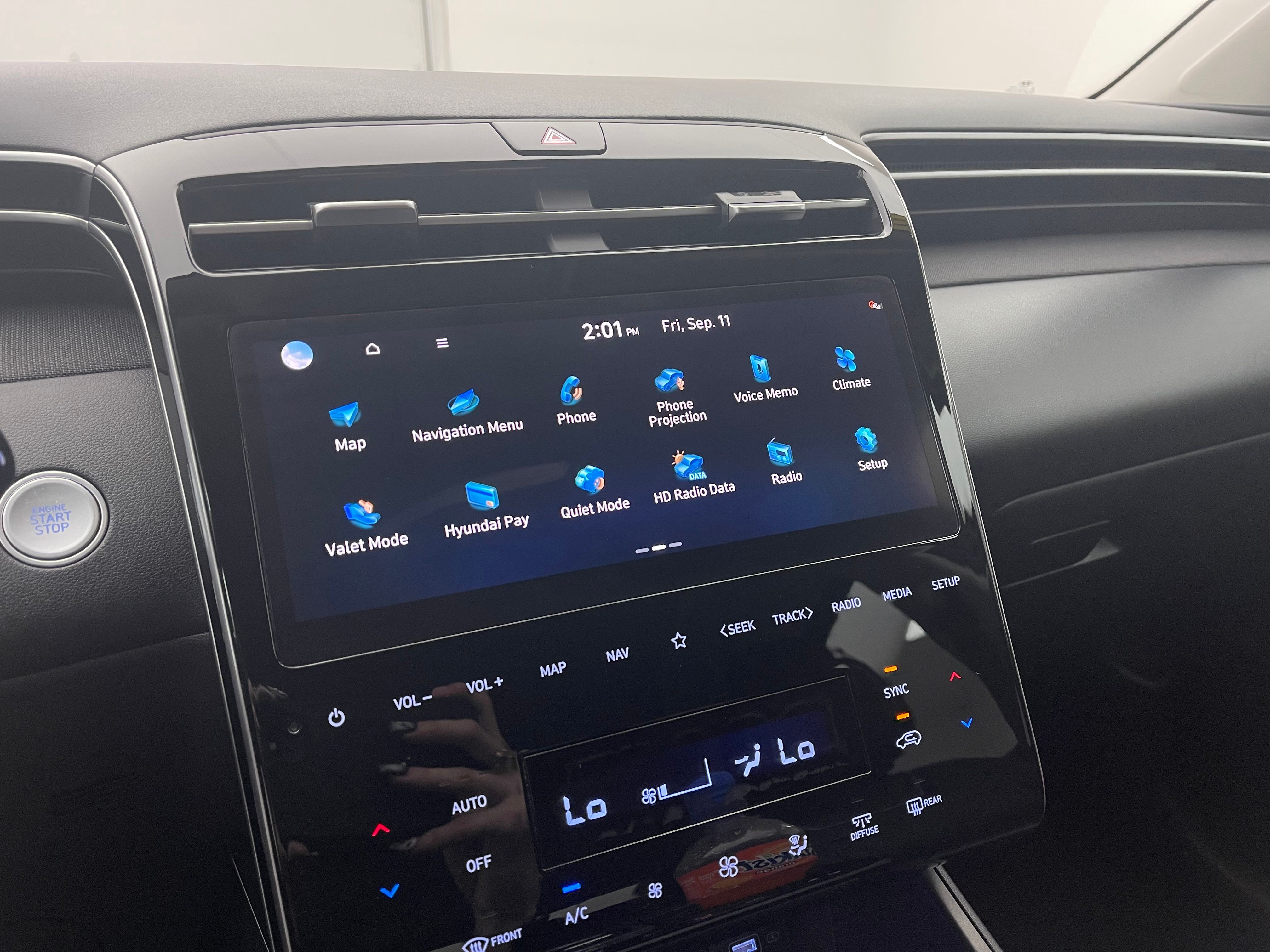 Used 2023 Amazon Gray Hyundai Limited image 26