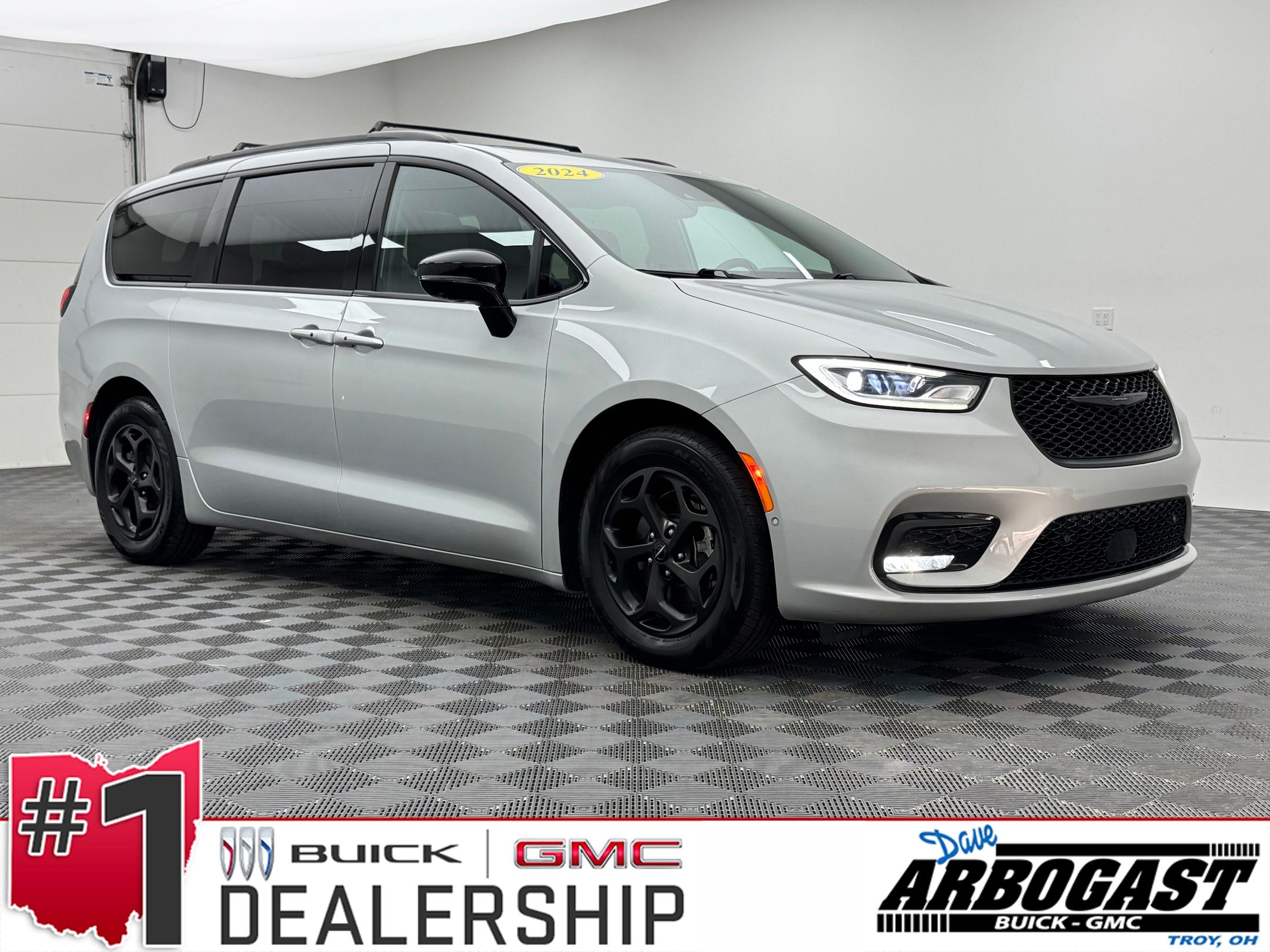 Silver Mist Clearcoat 2024 Chrysler Pacifica Hybrid Minivan Front-Wheel Drive Continuously Variable Transmission