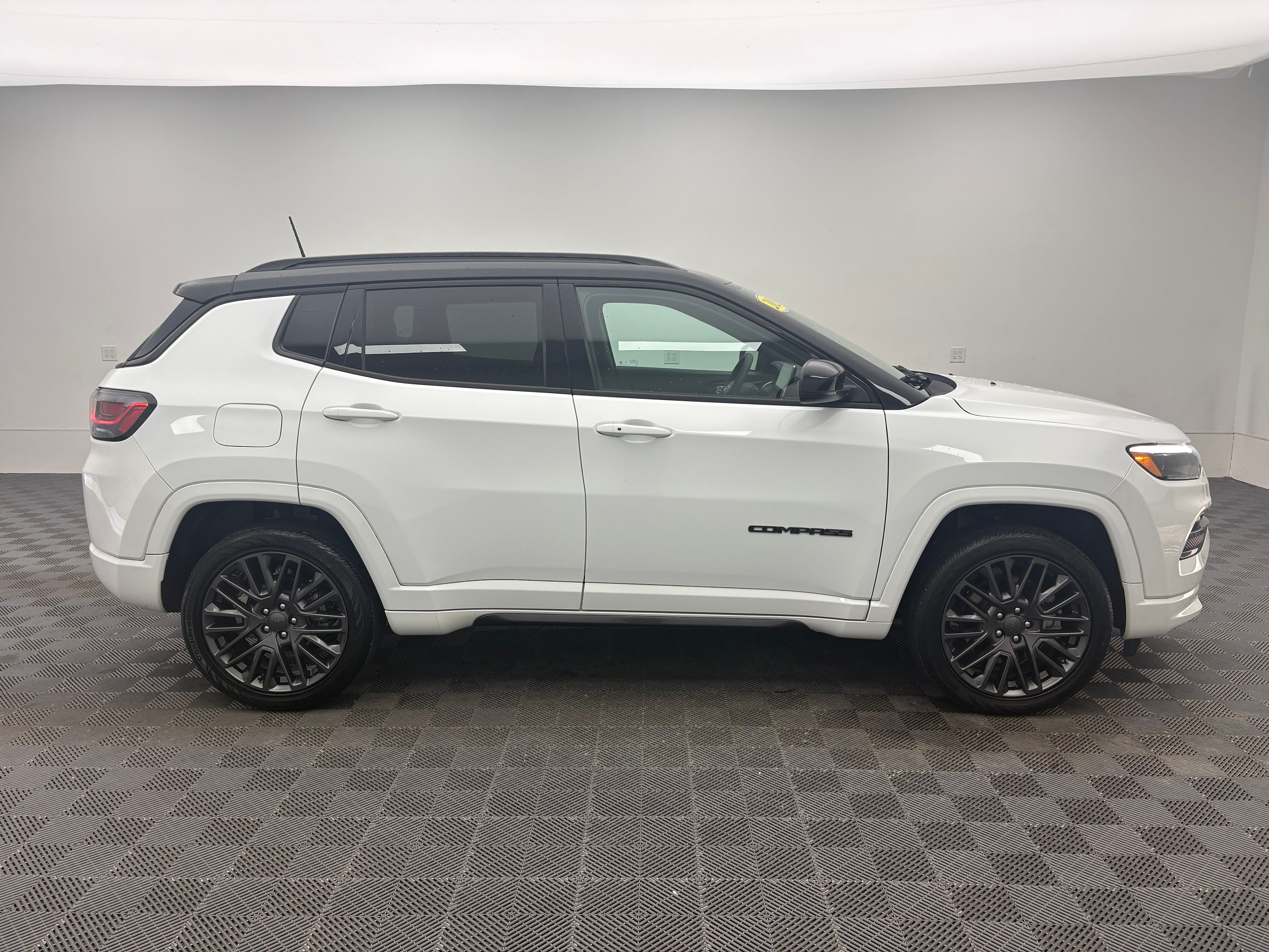 Used 2023 Bright White Clearcoat Jeep Limited image 6