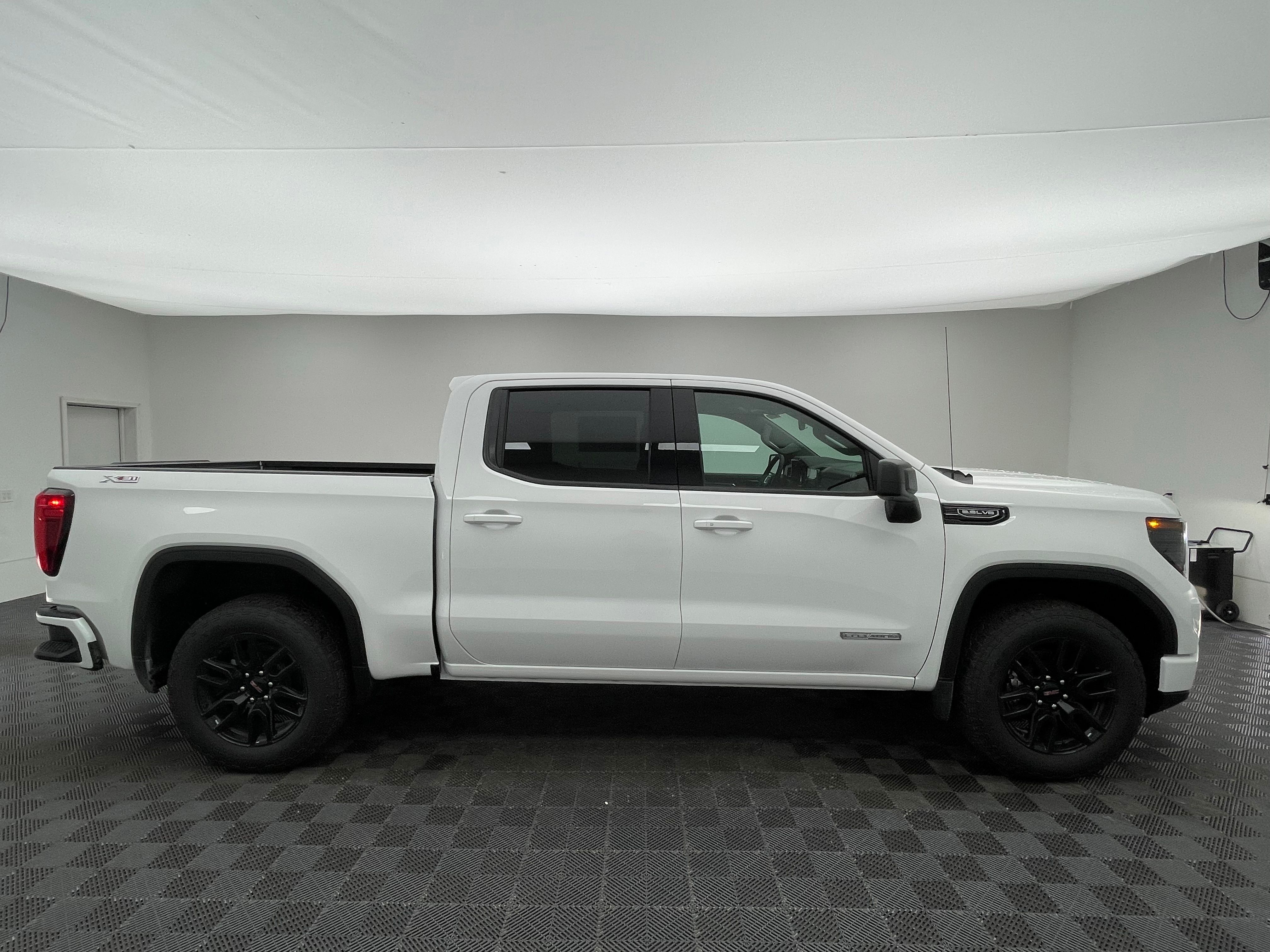 New 2026 Summit White GMC Elevation image 6