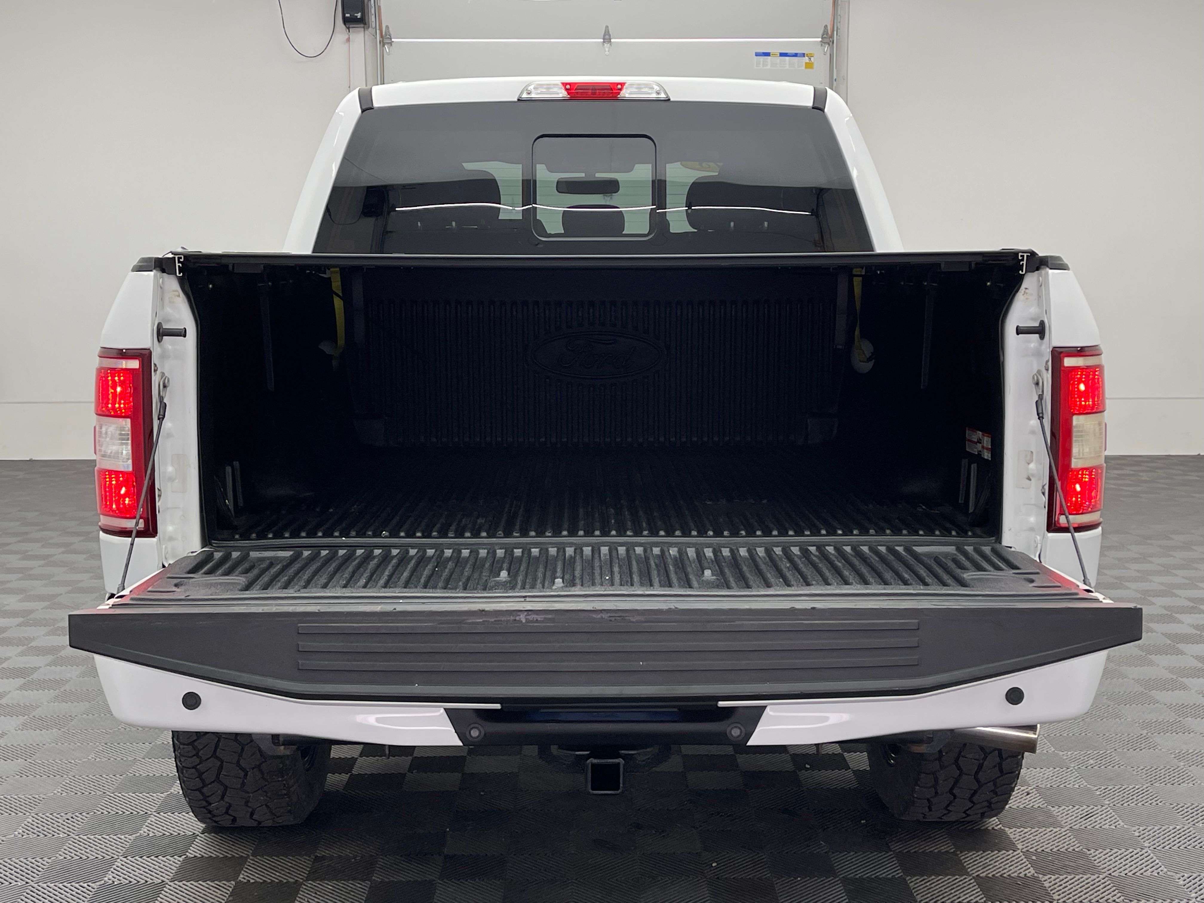 Used 2018 Oxford White Ford XLT image 7