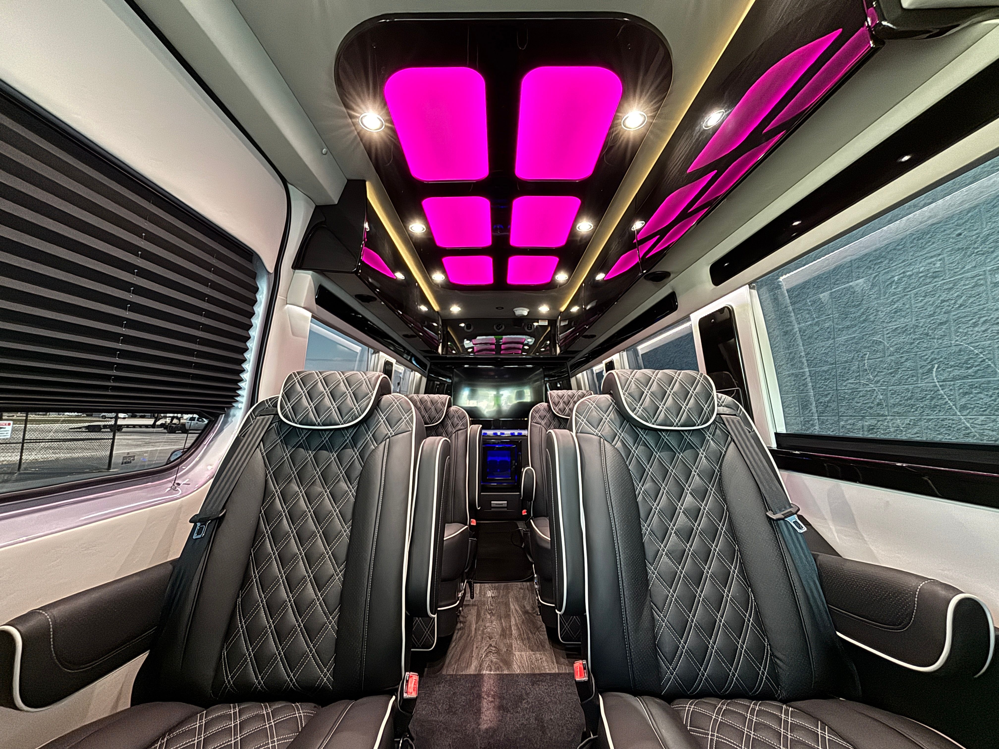 New 2027 Silver Mercedes-Benz Discovery Touring image 3