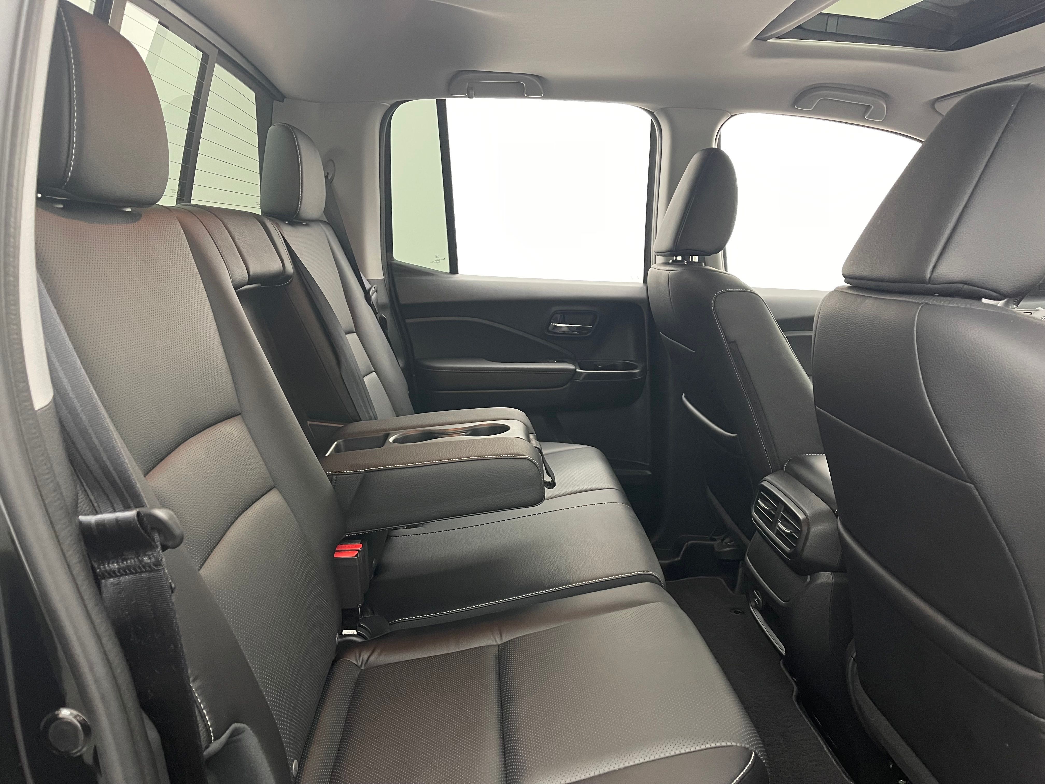 Used 2025 Crystal Black Pearl Honda RTL image 32