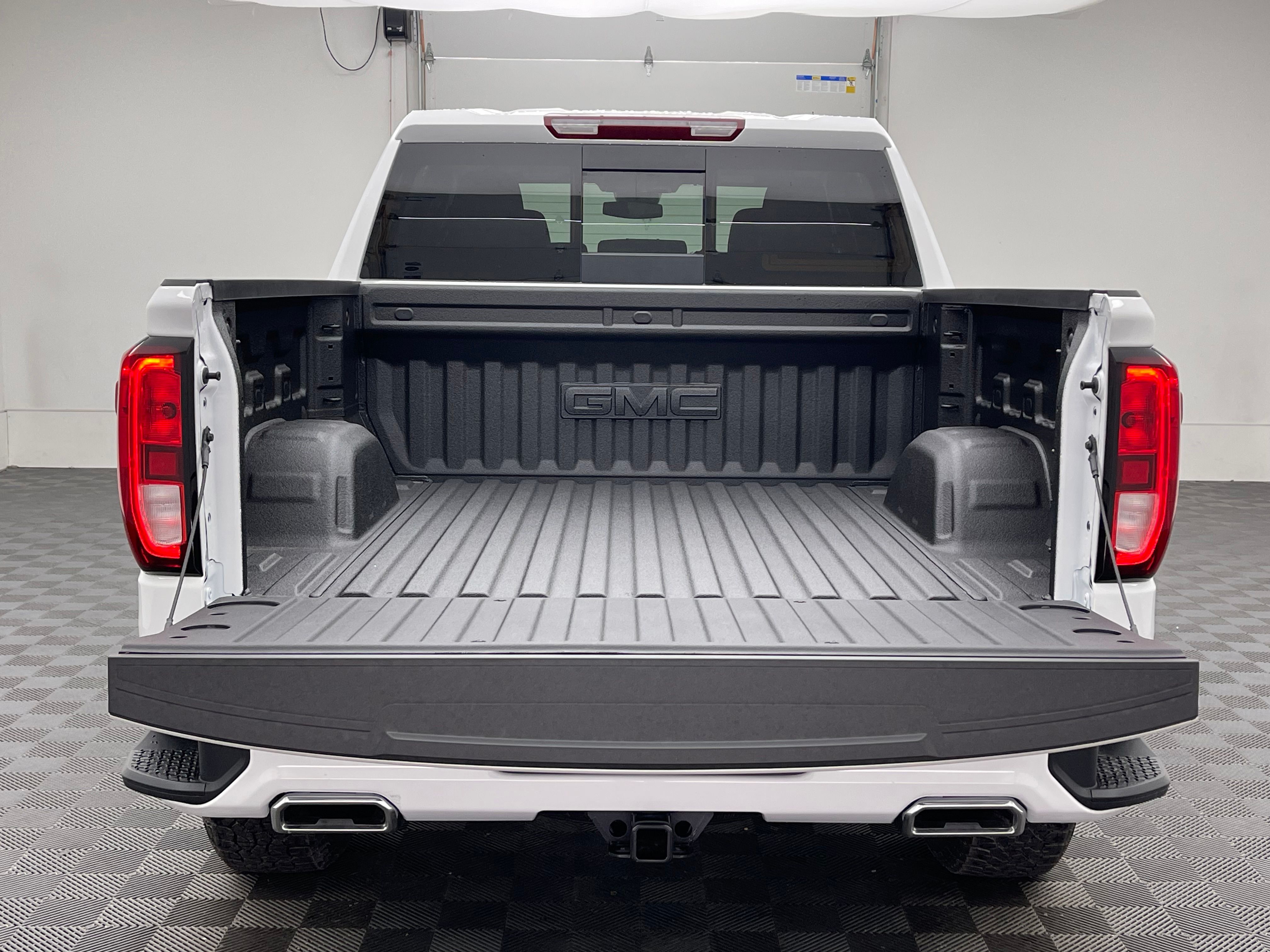 New 2026 Summit White GMC Elevation image 9