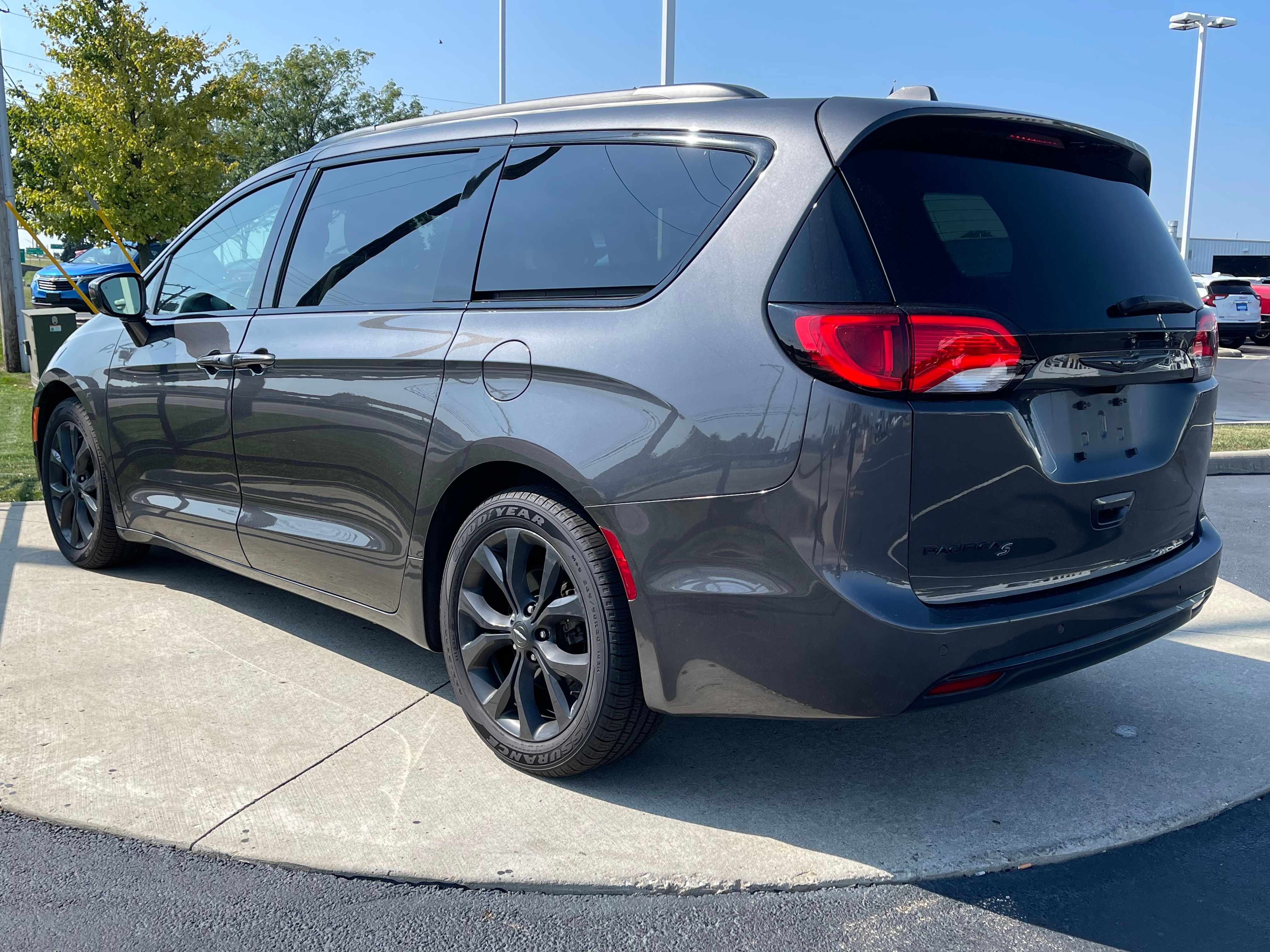 Used 2020 Granite Crystal Metallic Clearcoat Chrysler Touring L Plus image 5