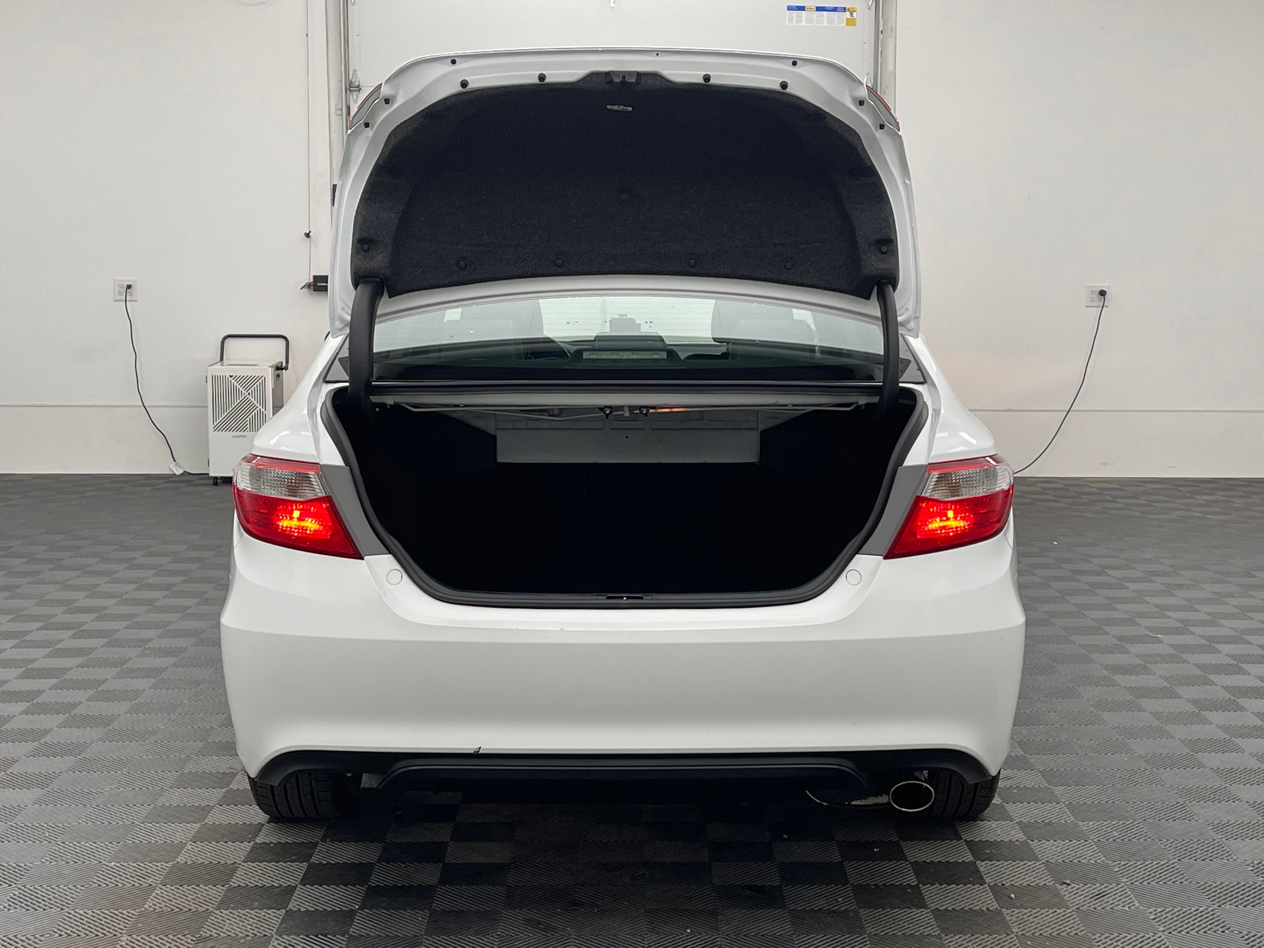 Used 2016 Super White Toyota SE image 8