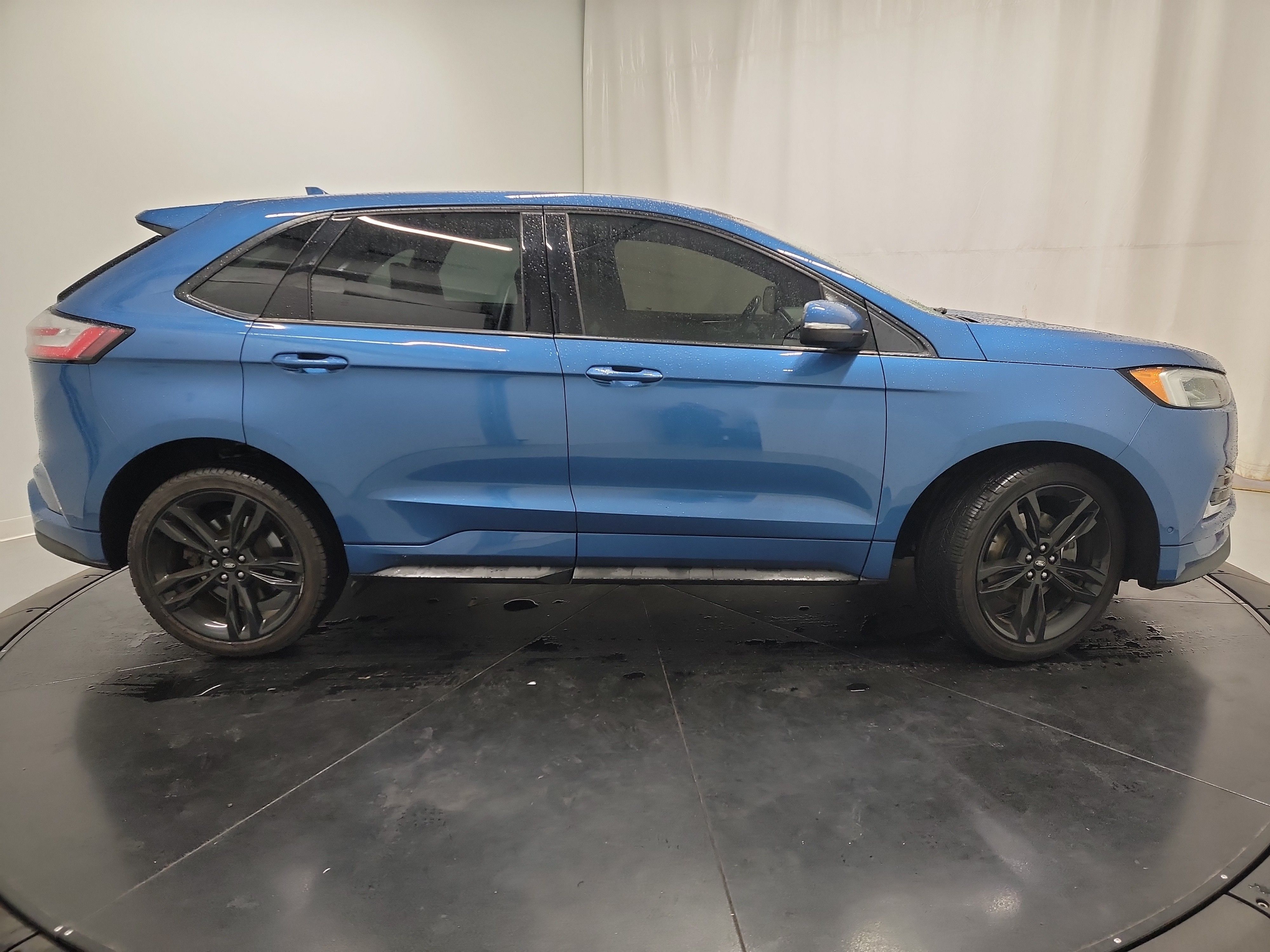2019 Ford Edge ST photo