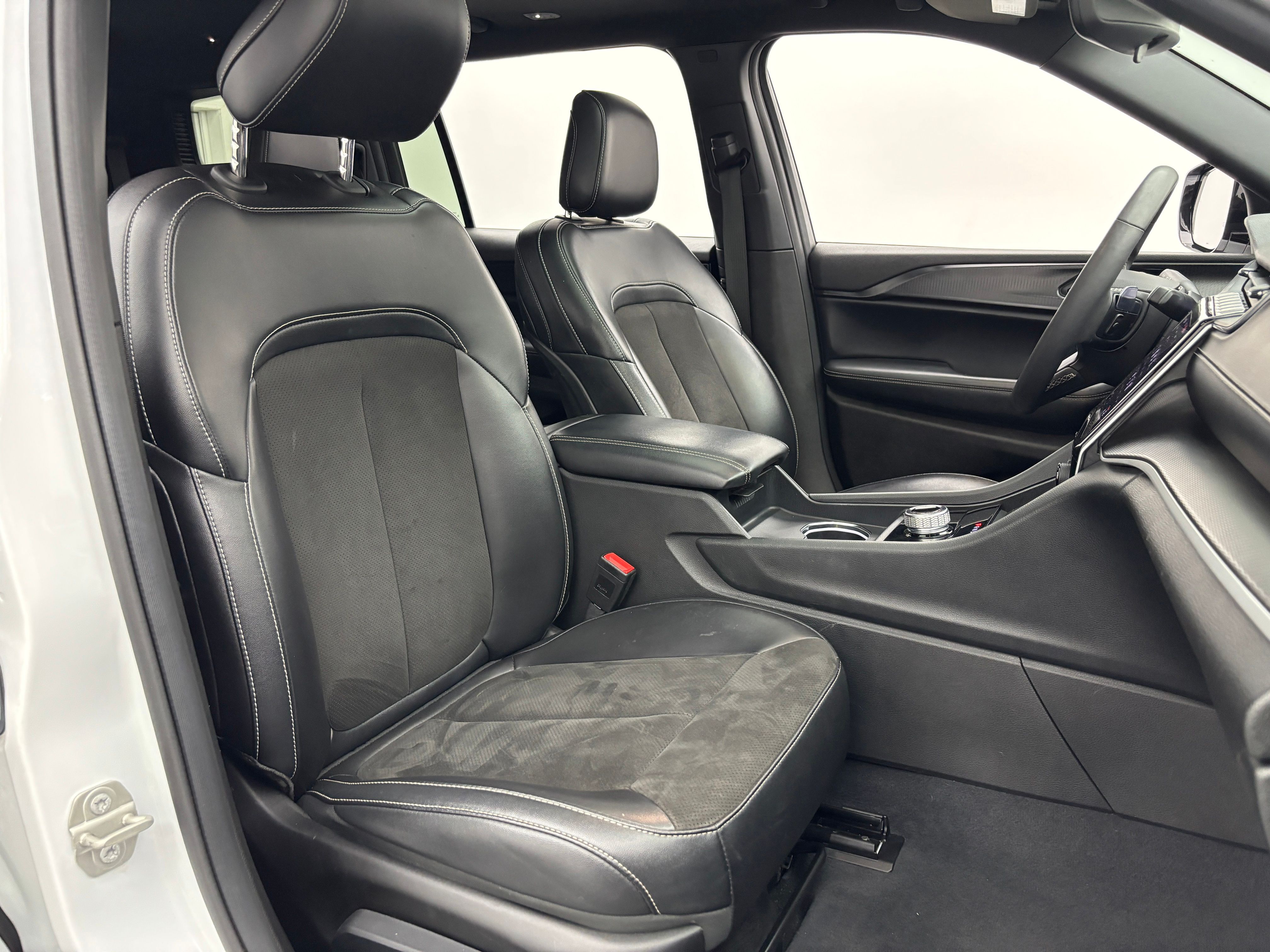 Used 2023 Bright White Clearcoat Jeep Altitude X image 36