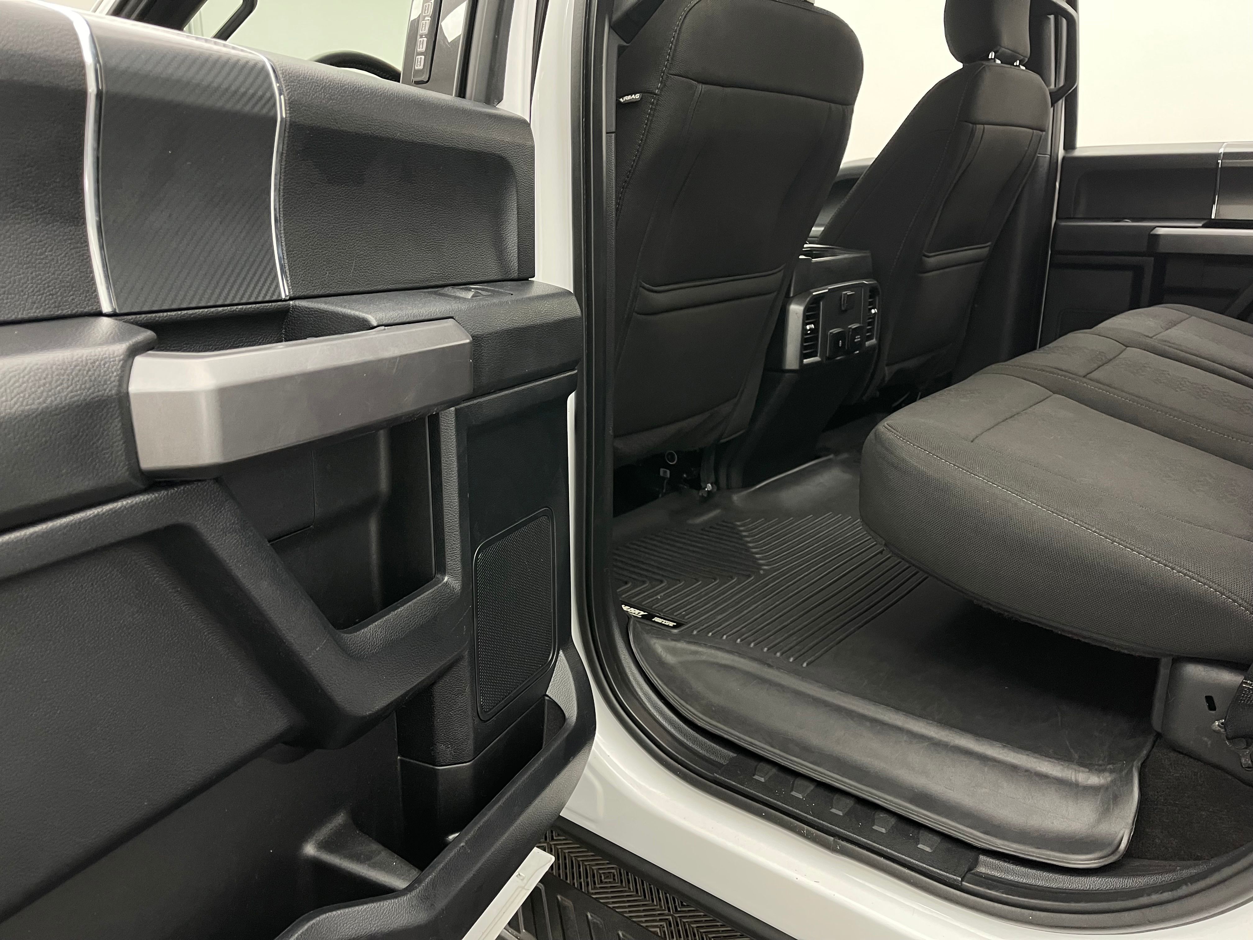 Used 2018 Oxford White Ford XLT image 32