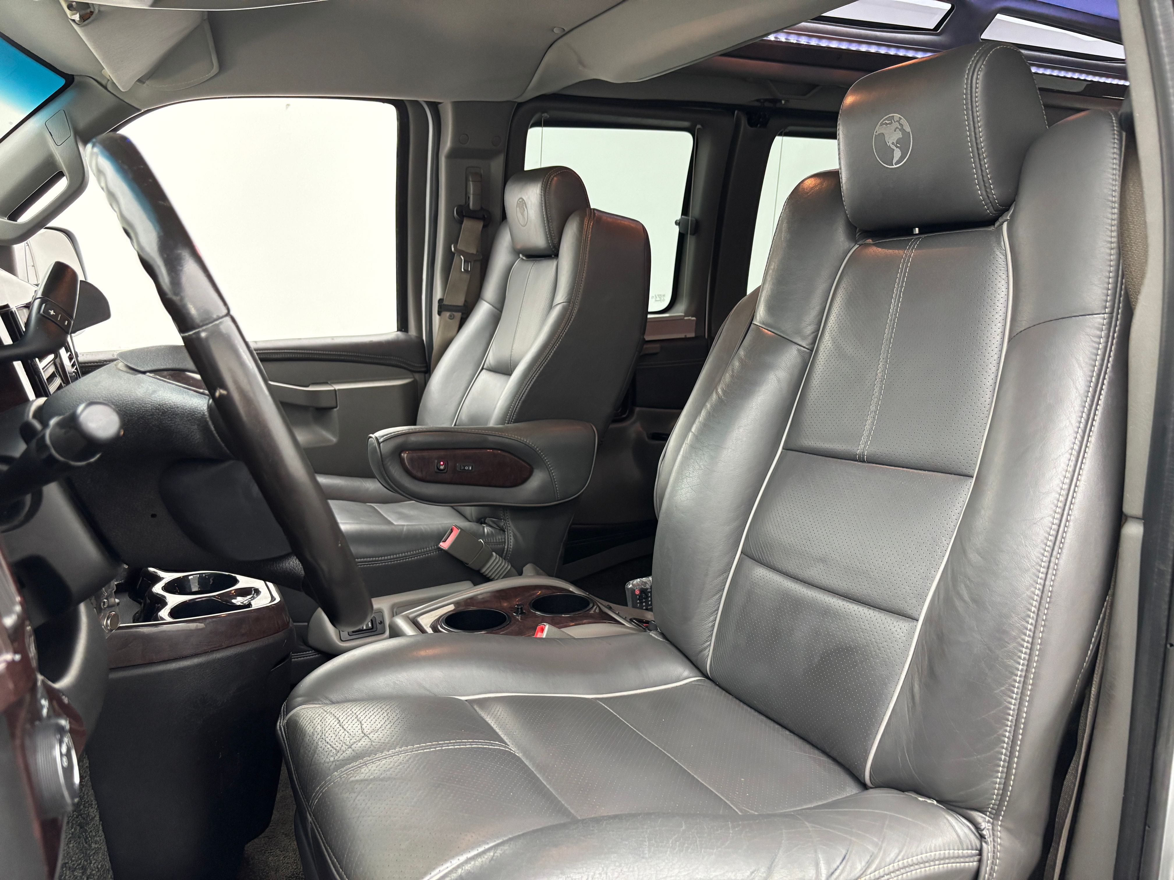 Used 2017 Silver Ice Metallic Chevrolet Explorer Limited SE image 20