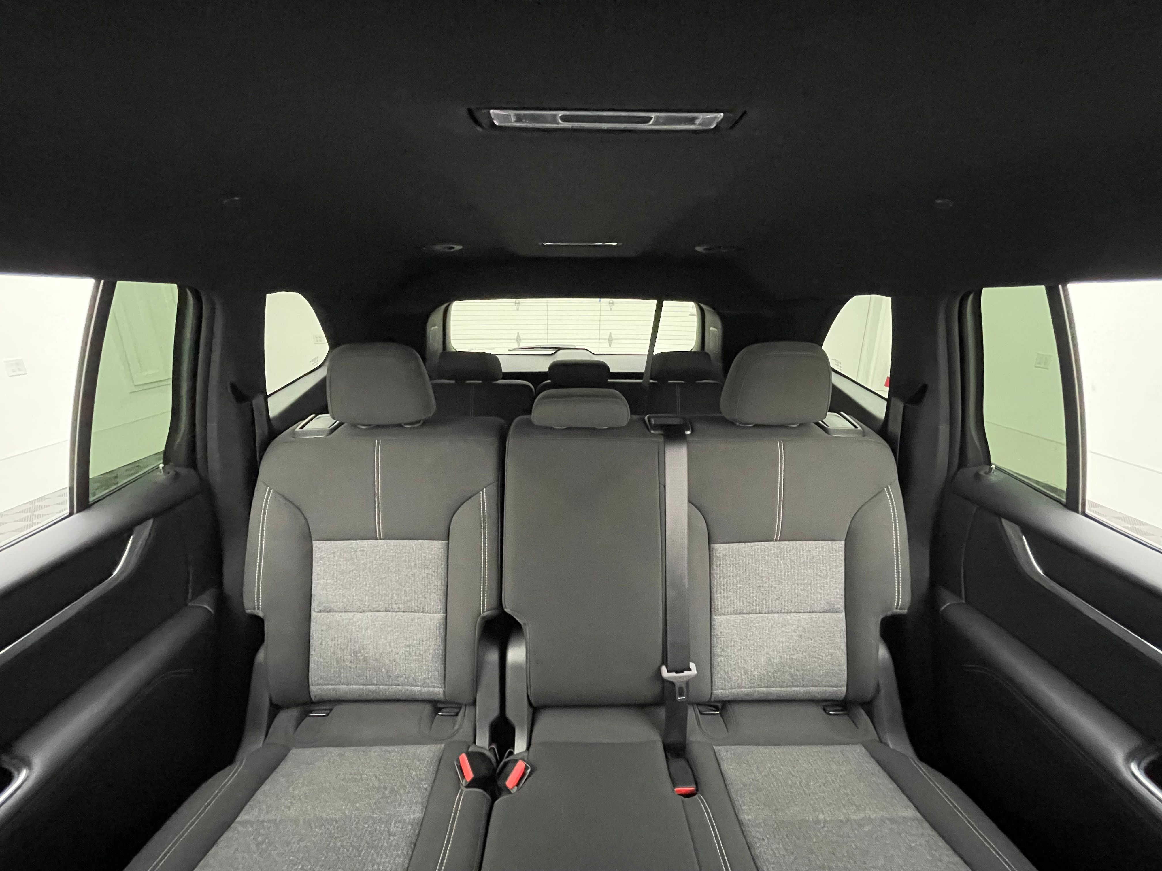 Used 2025 Summit White GMC Elevation image 39