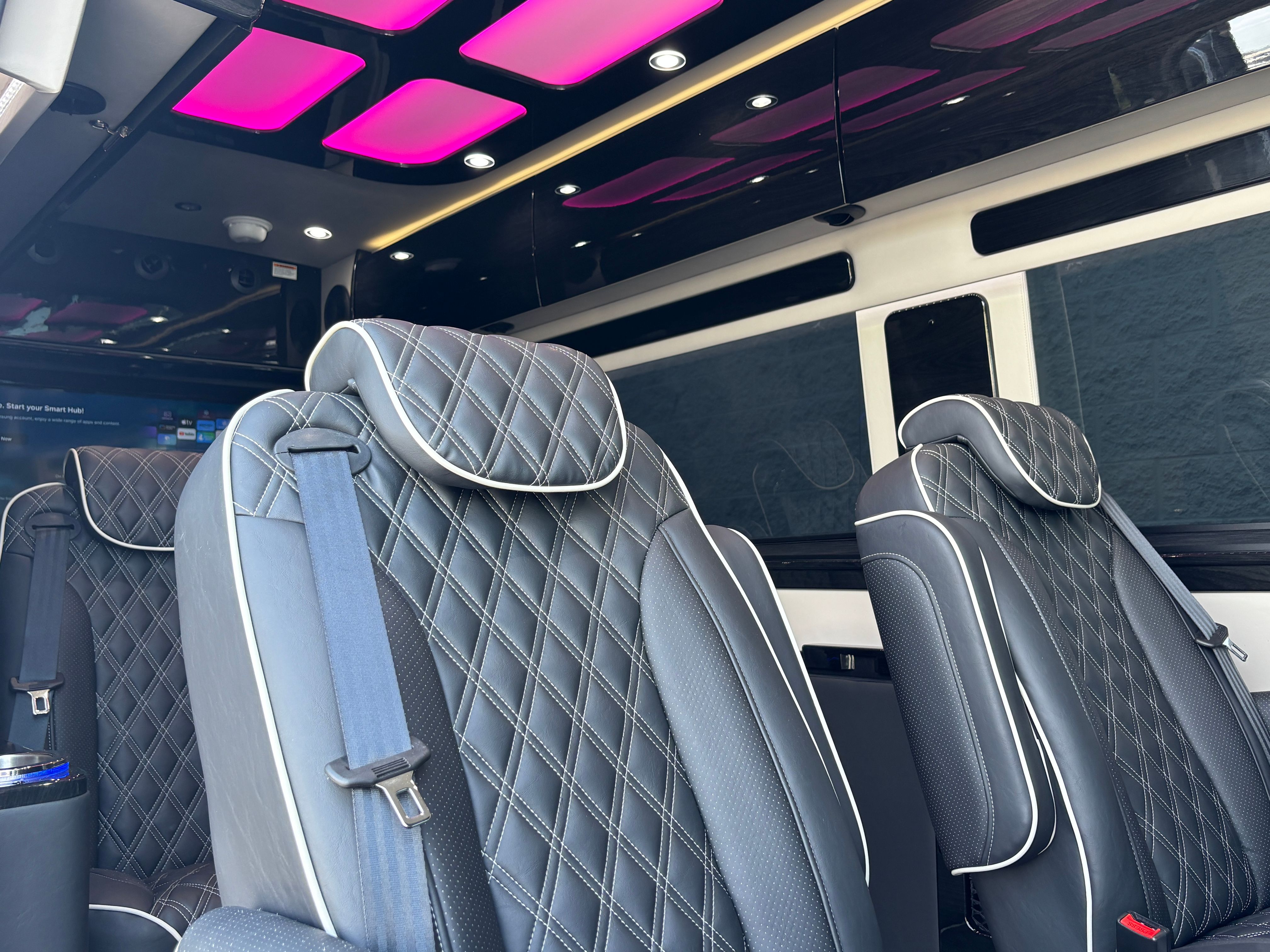 New 2027 Silver Mercedes-Benz Discovery Touring image 64