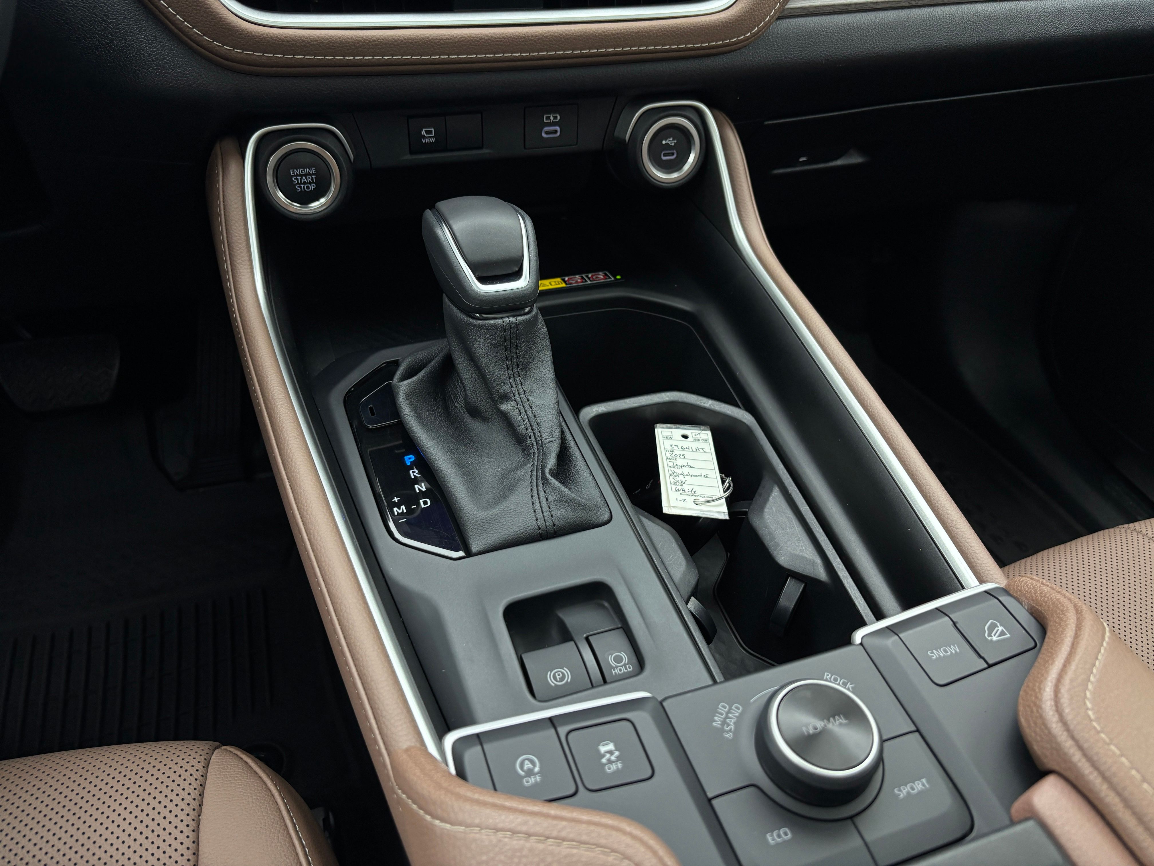 Used 2025 Pearl Toyota Platinum image 32