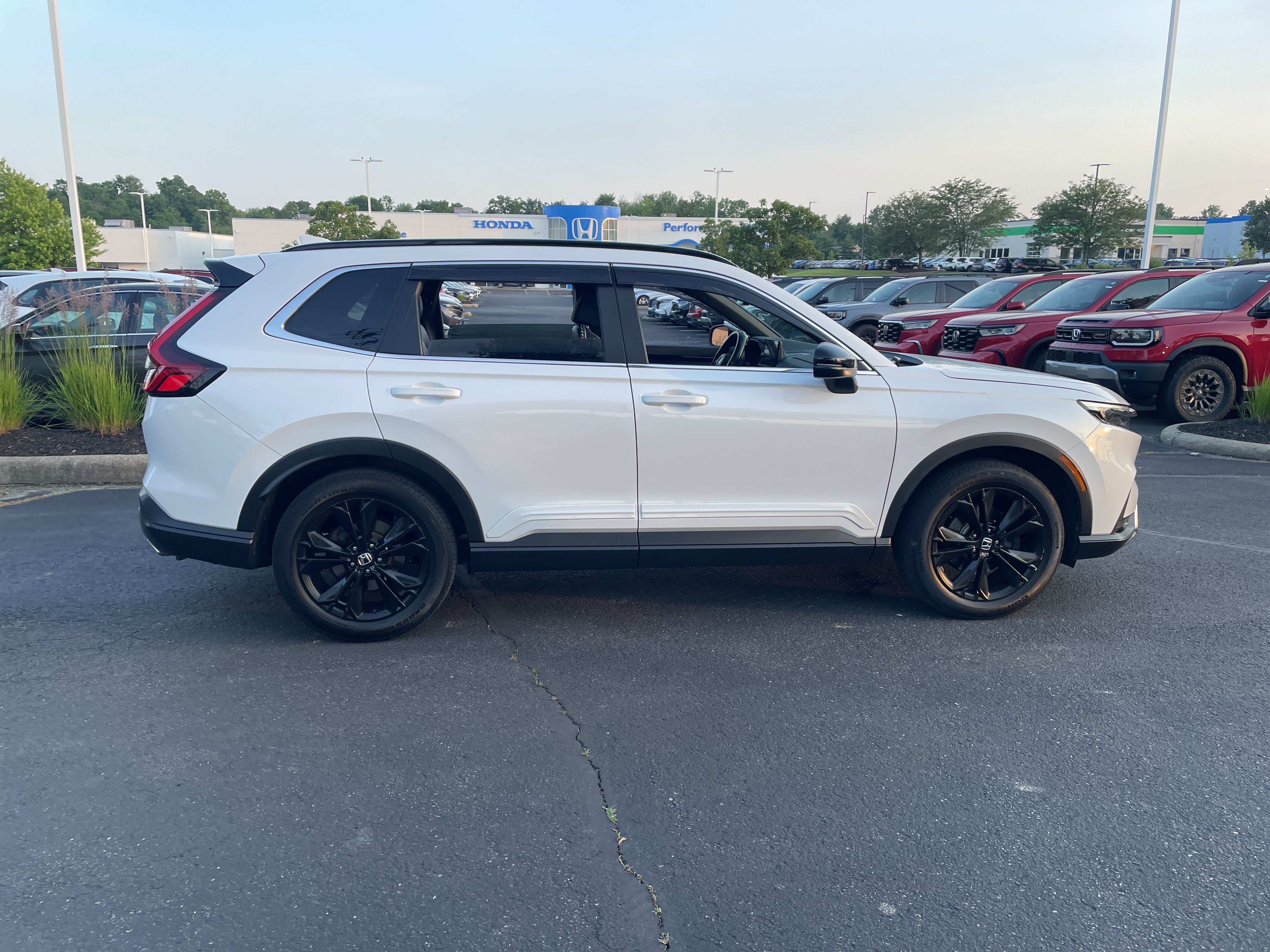 2023 Honda CR-V Hybrid Sport Touring photo