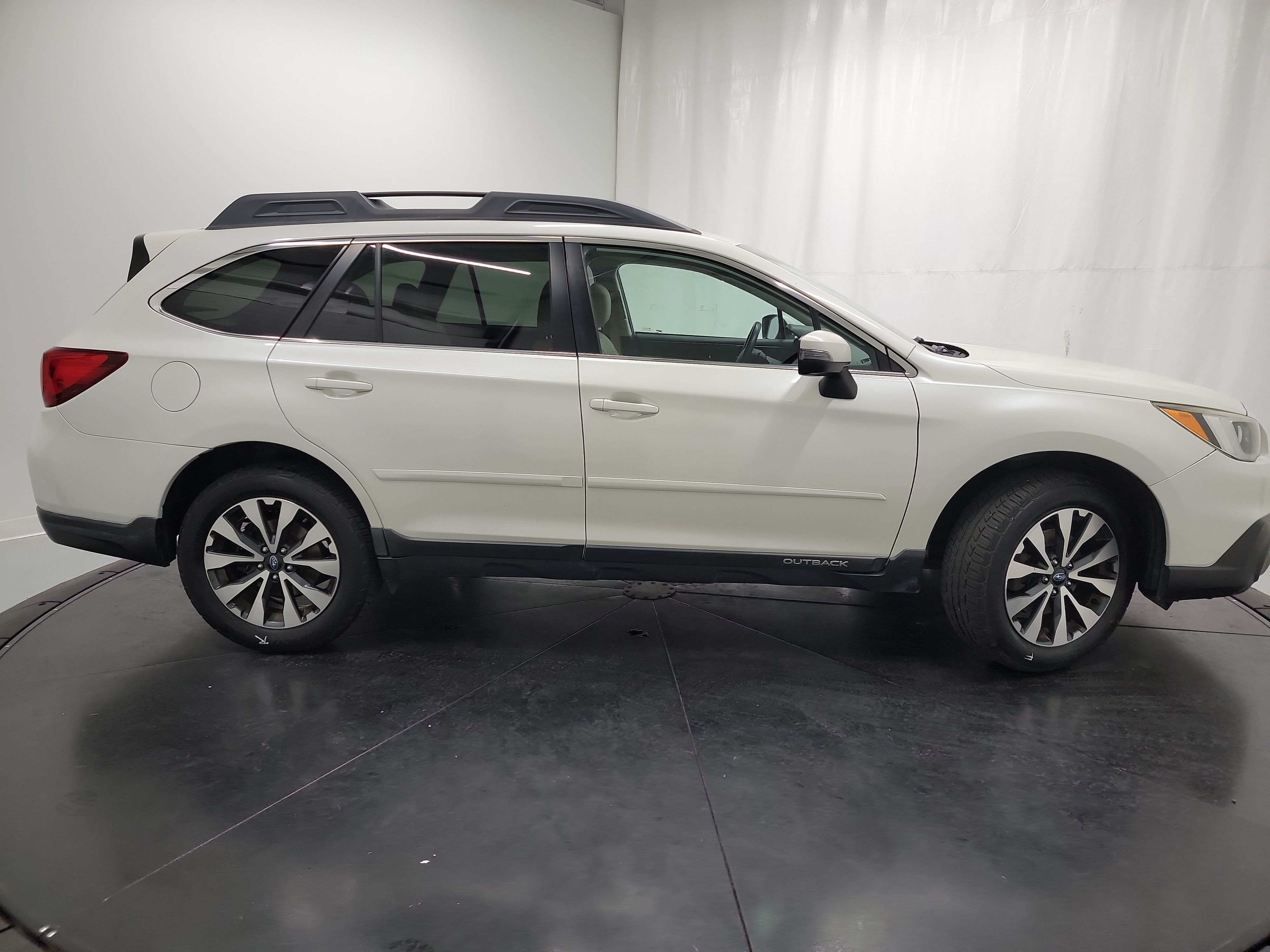 2015 Subaru Outback 2.5i photo