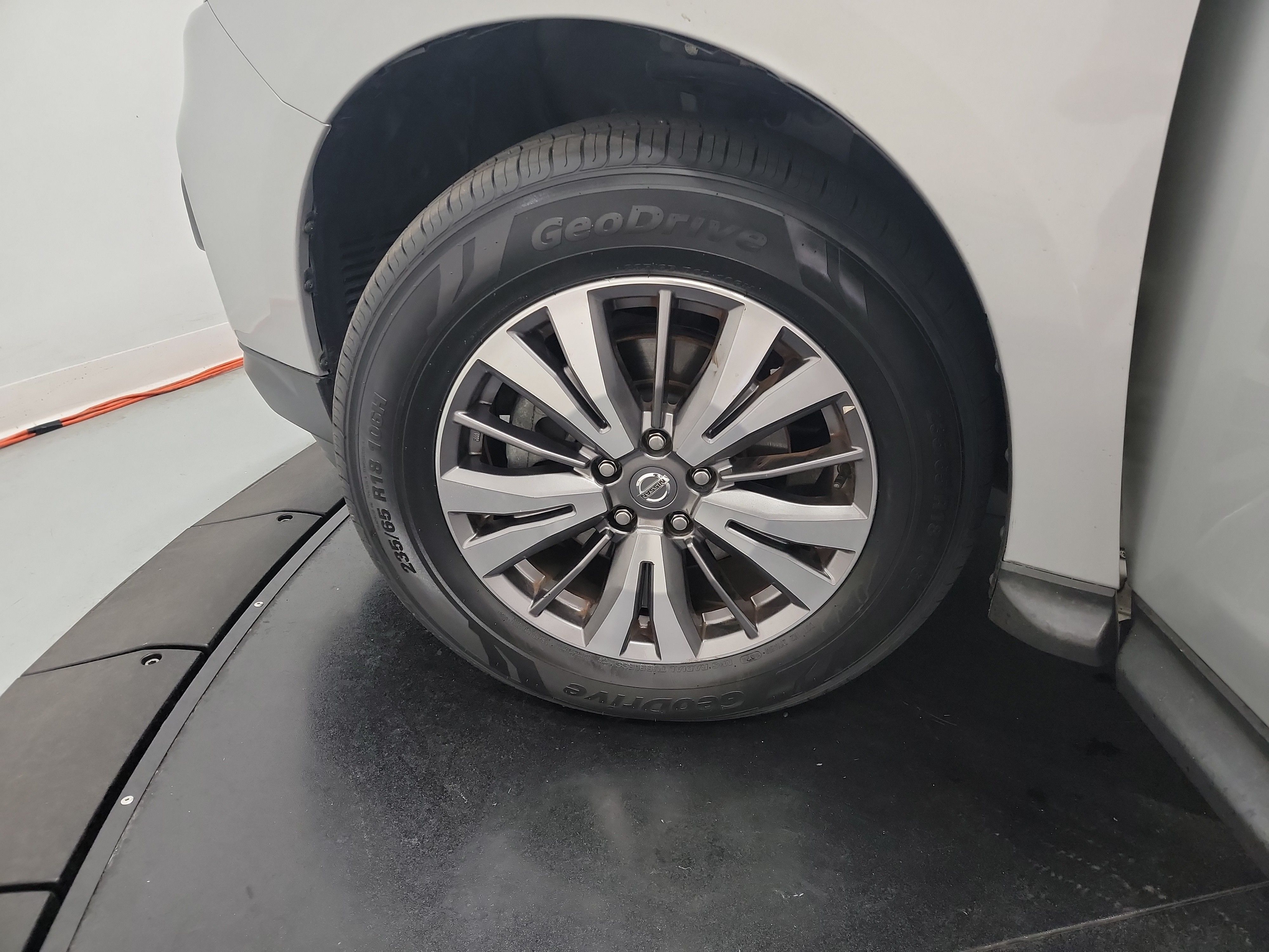 2019 Nissan Pathfinder SL photo