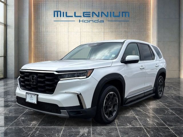 Platinum White Pearl 2023 Honda Pilot SUV / Crossover All-Wheel Drive Automatic