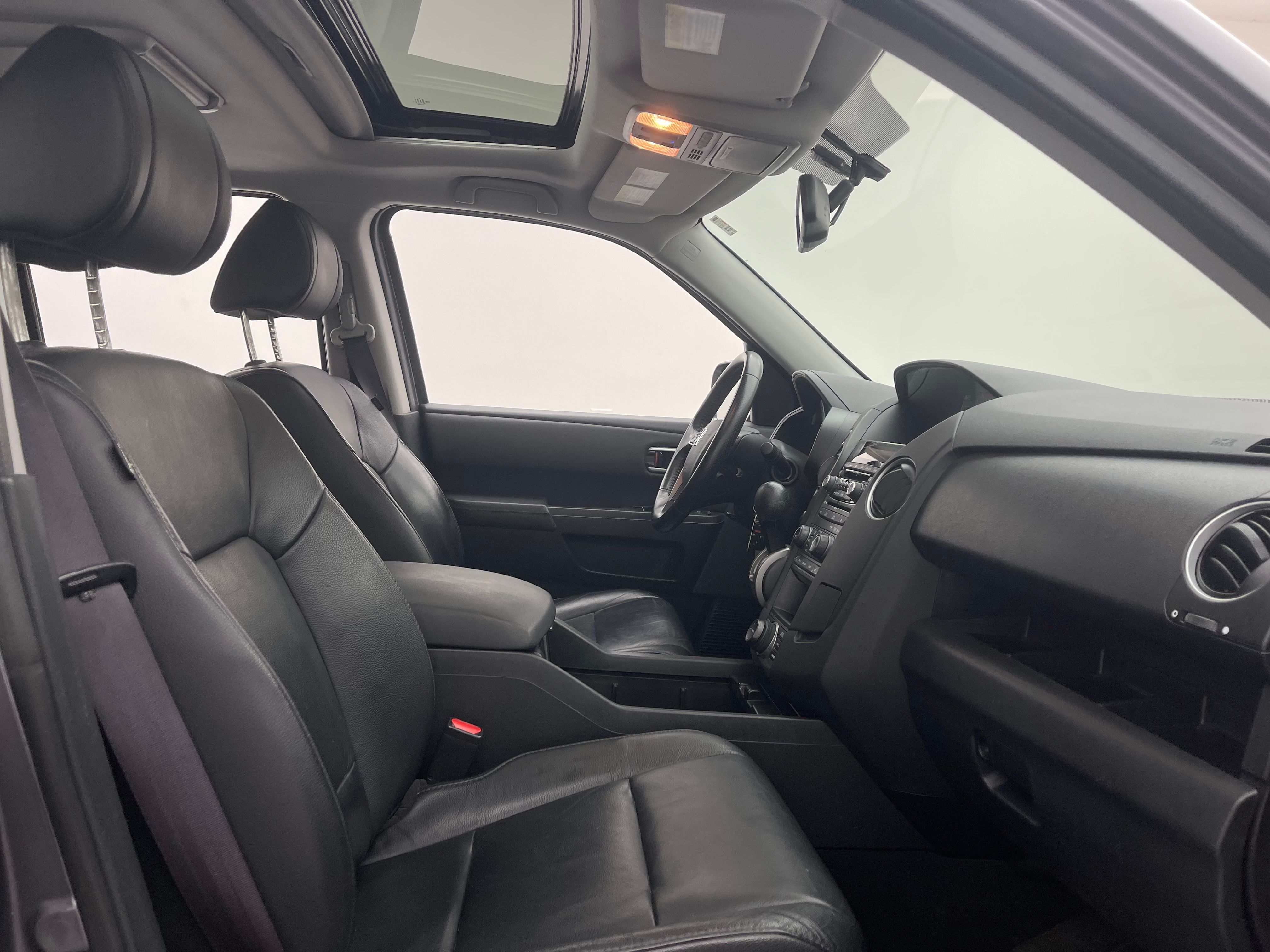 Used 2015 Modern Steel Metallic Honda Touring image 36
