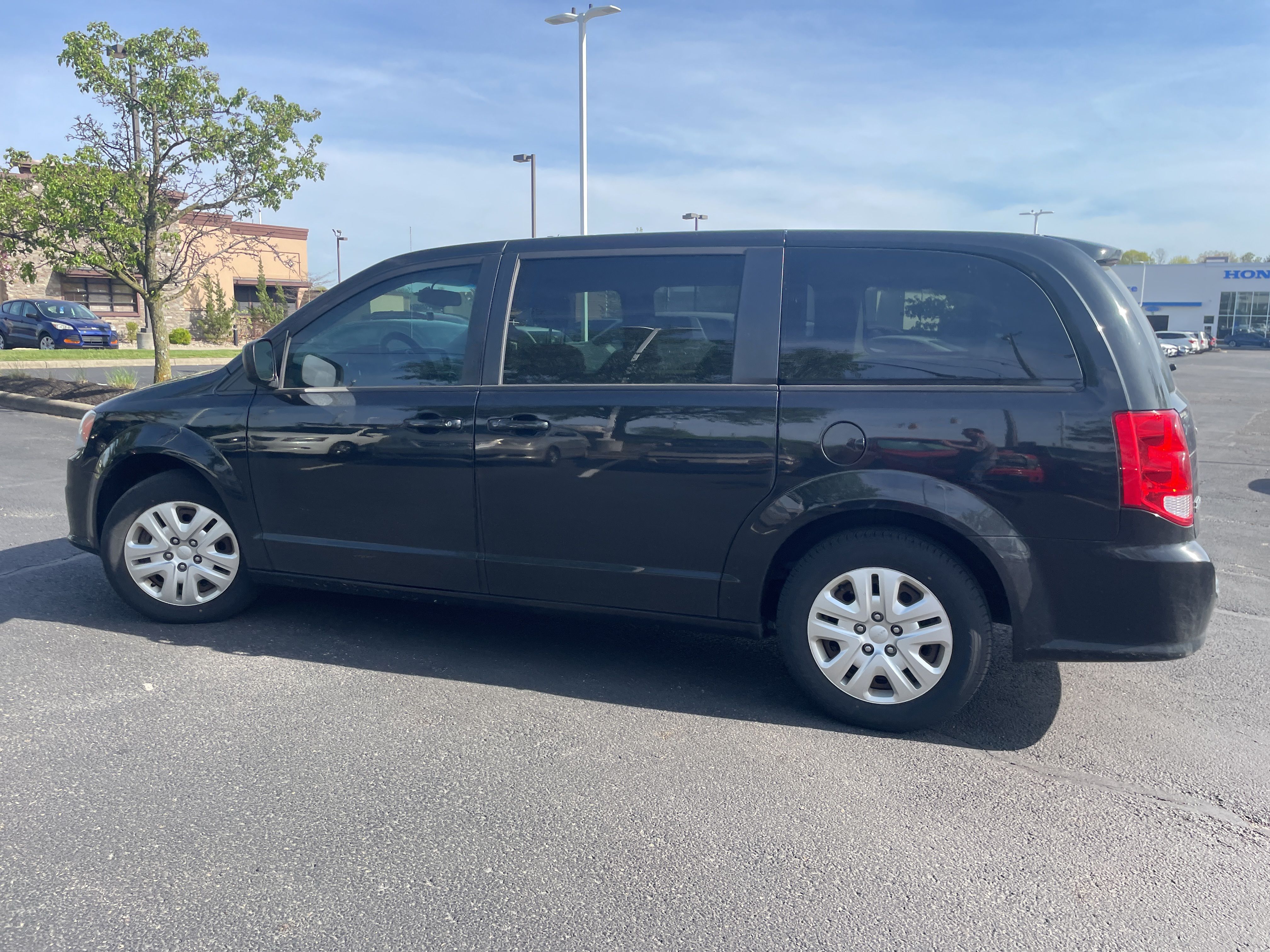 2018 Dodge Grand Caravan SE photo