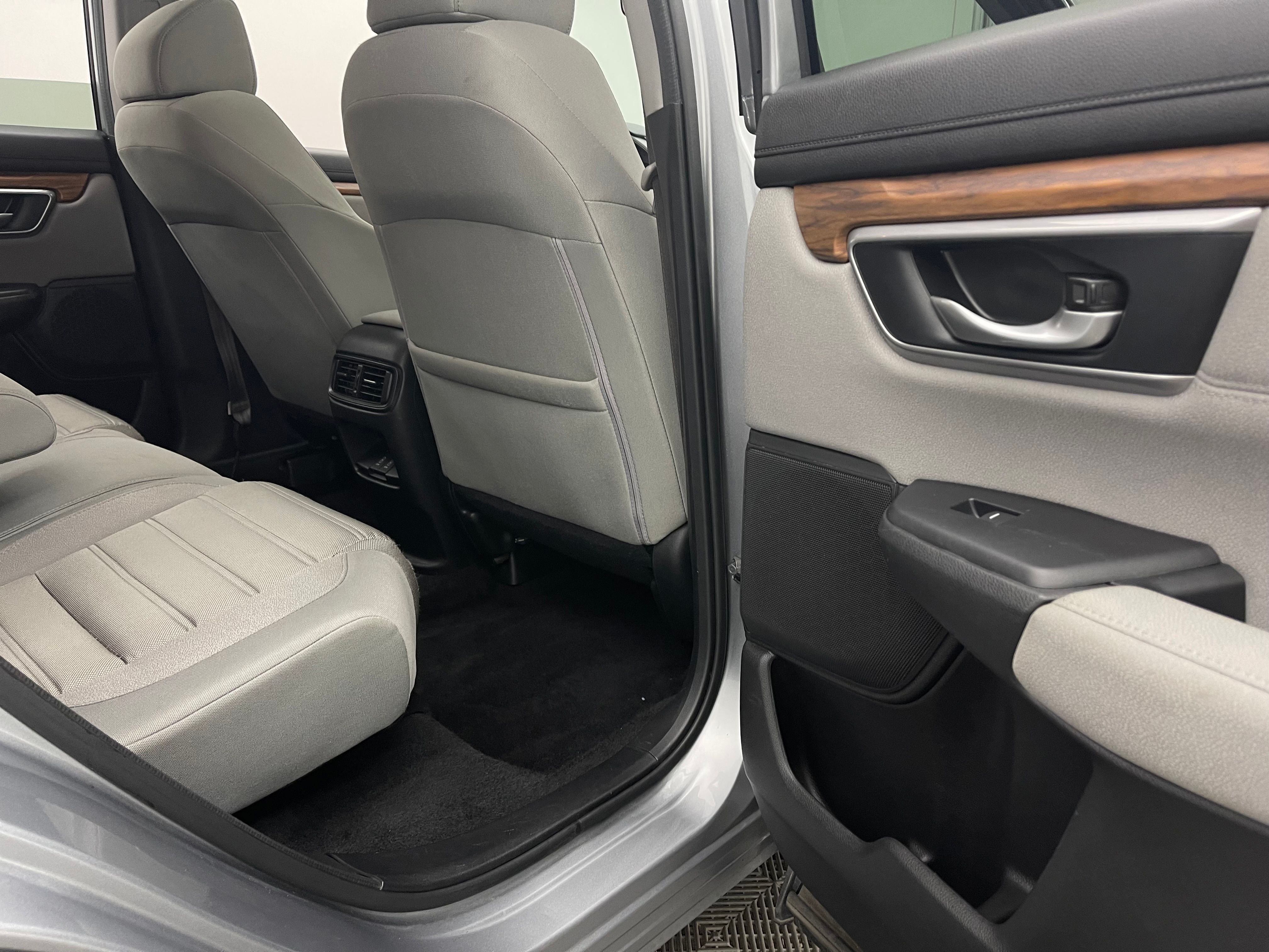 Used 2018 Silver Honda EX image 35