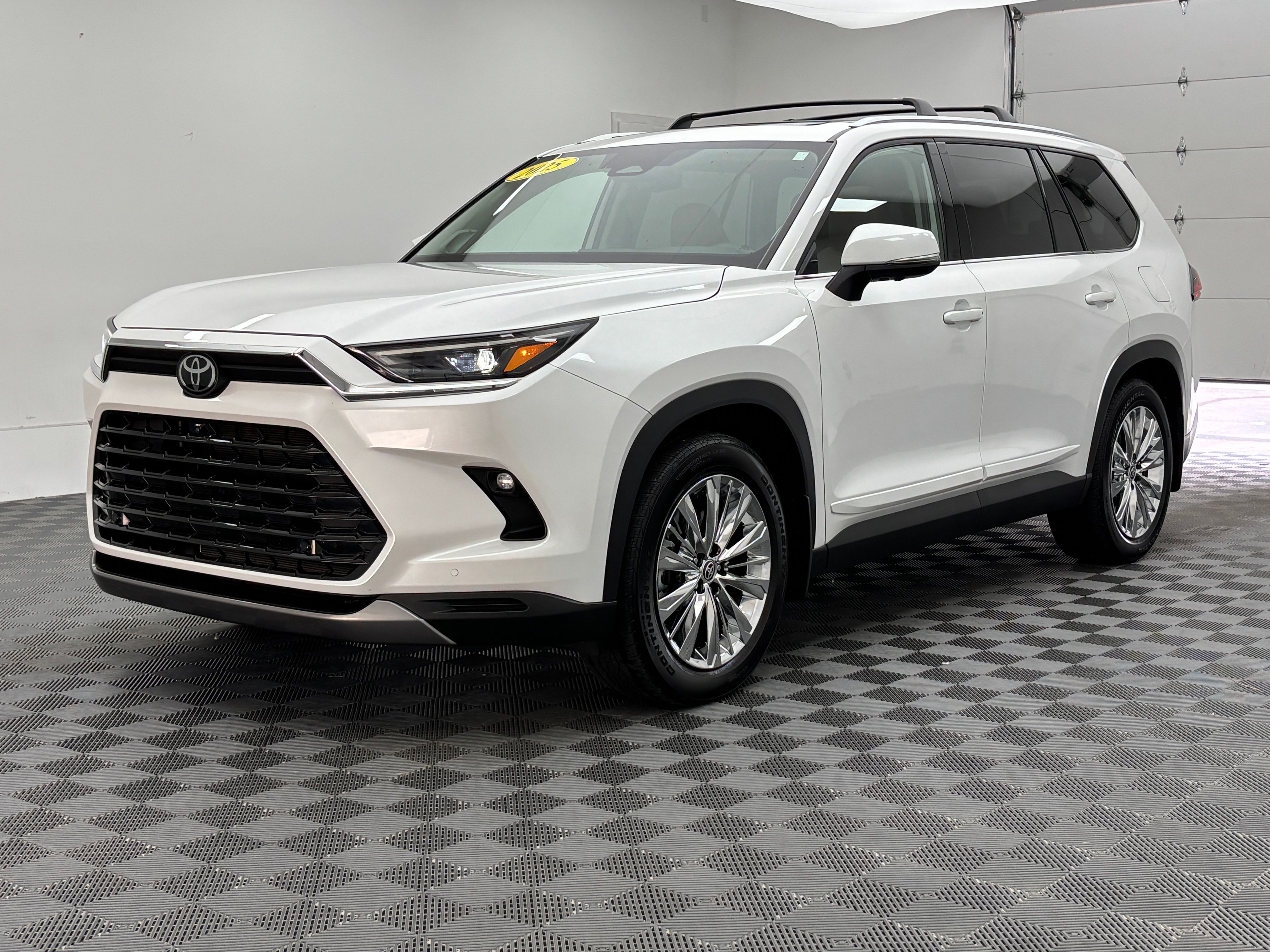 Used 2025 Pearl Toyota Platinum image 2