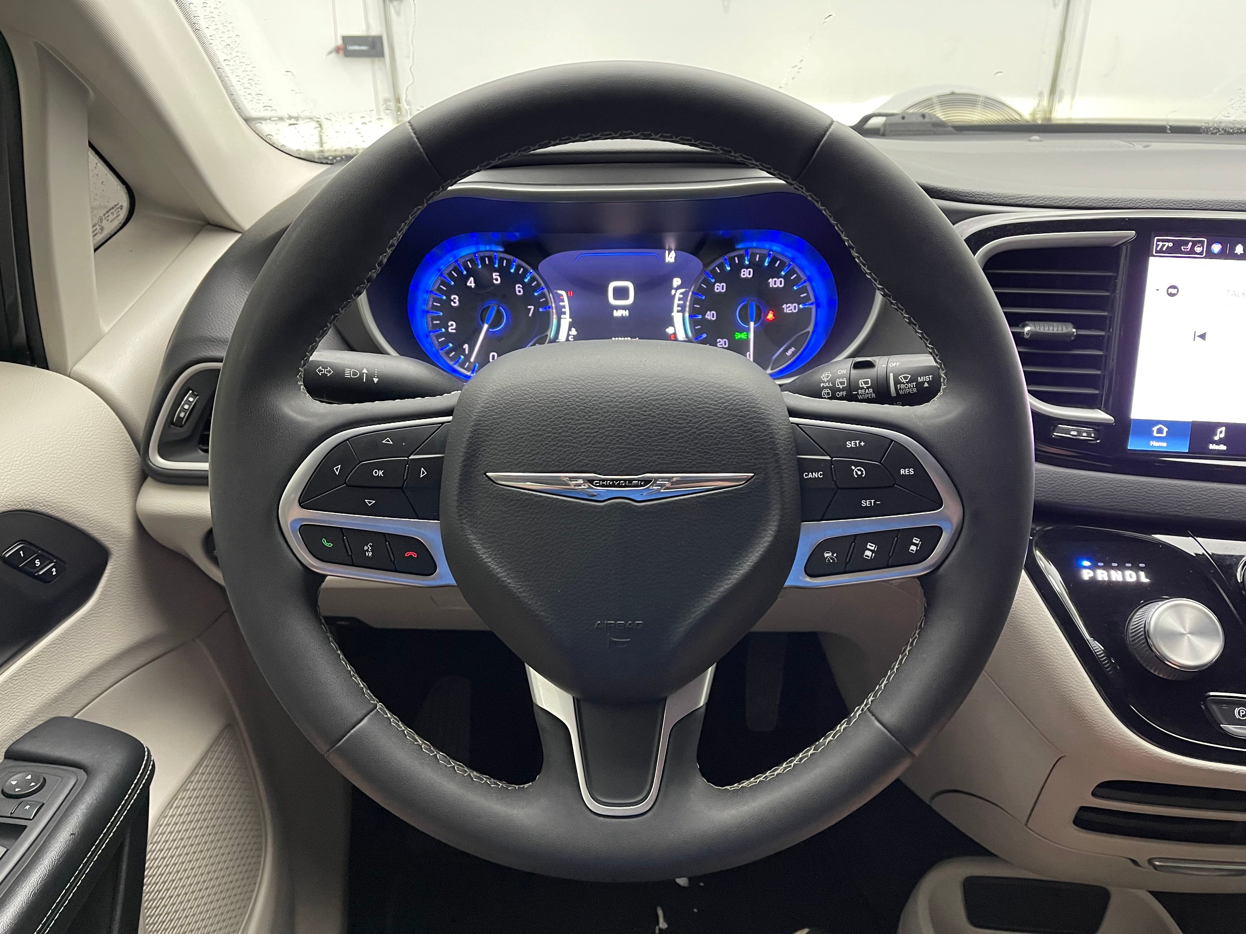 Used 2022 Granite Crystal Metallic Clearcoat Chrysler Touring L image 20