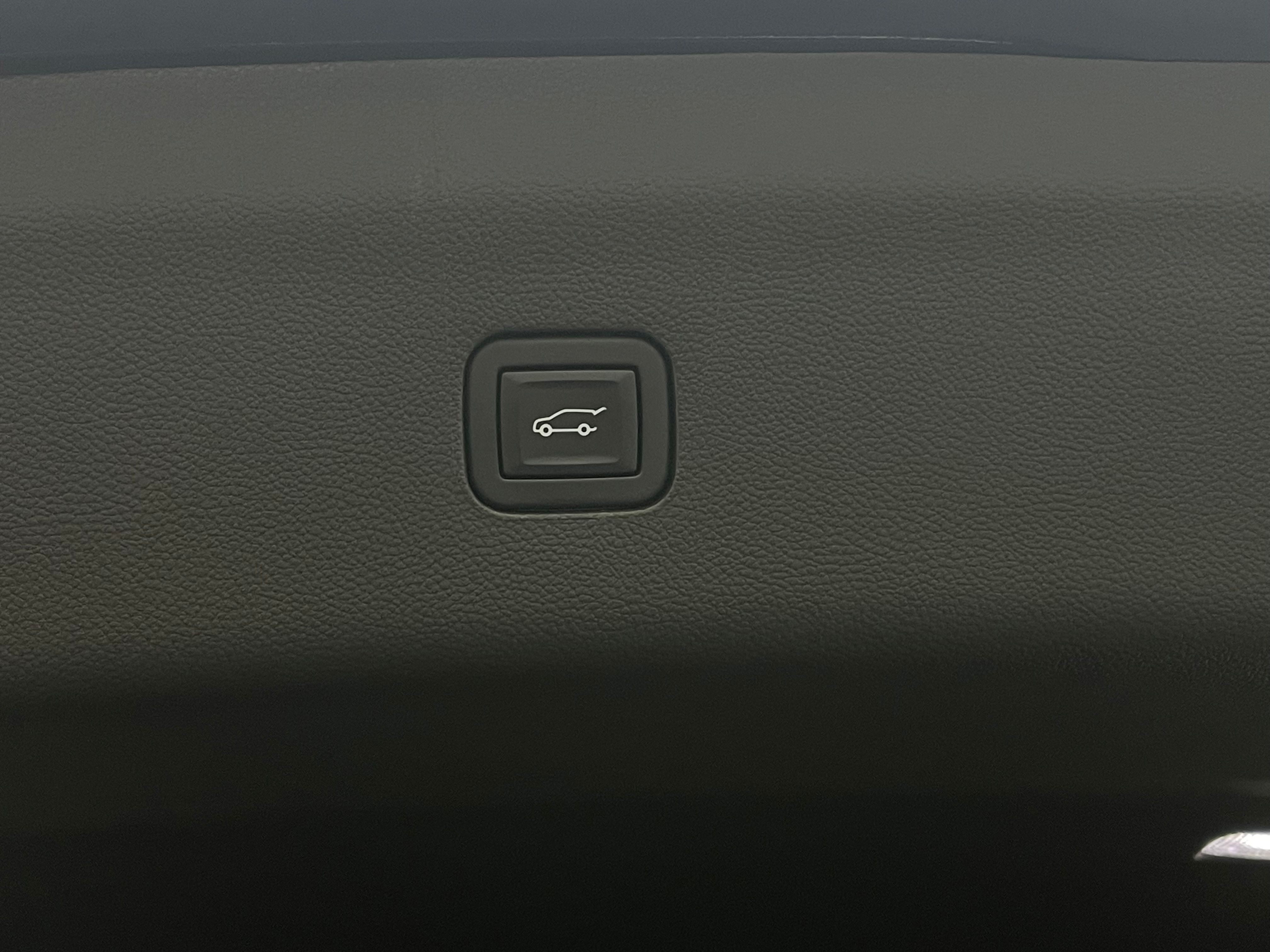 Used 2023 Emperor Blue Metallic Buick Essence image 10
