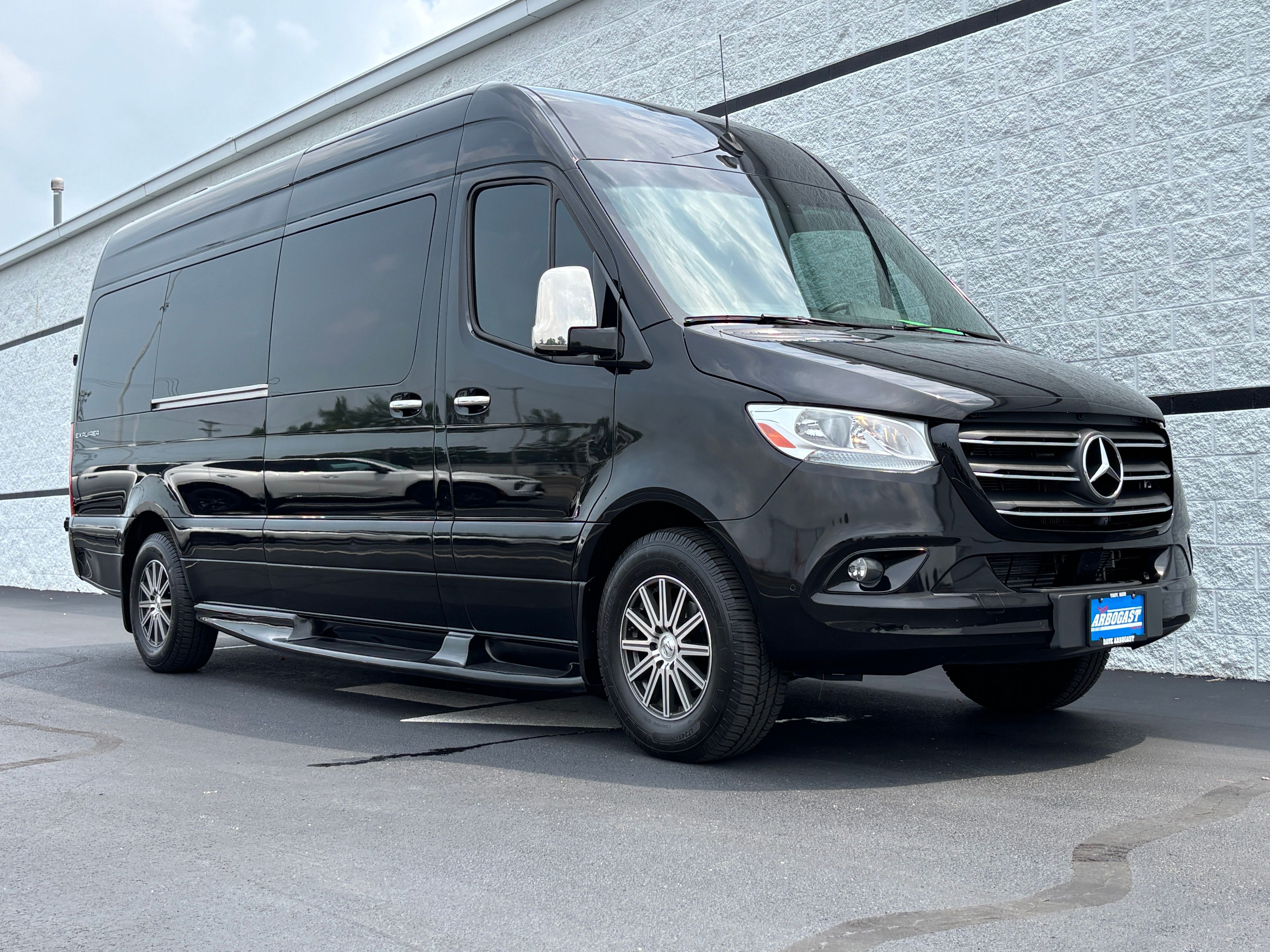 Used 2023 Black Mercedes-Benz Explorer Limited SE image 3