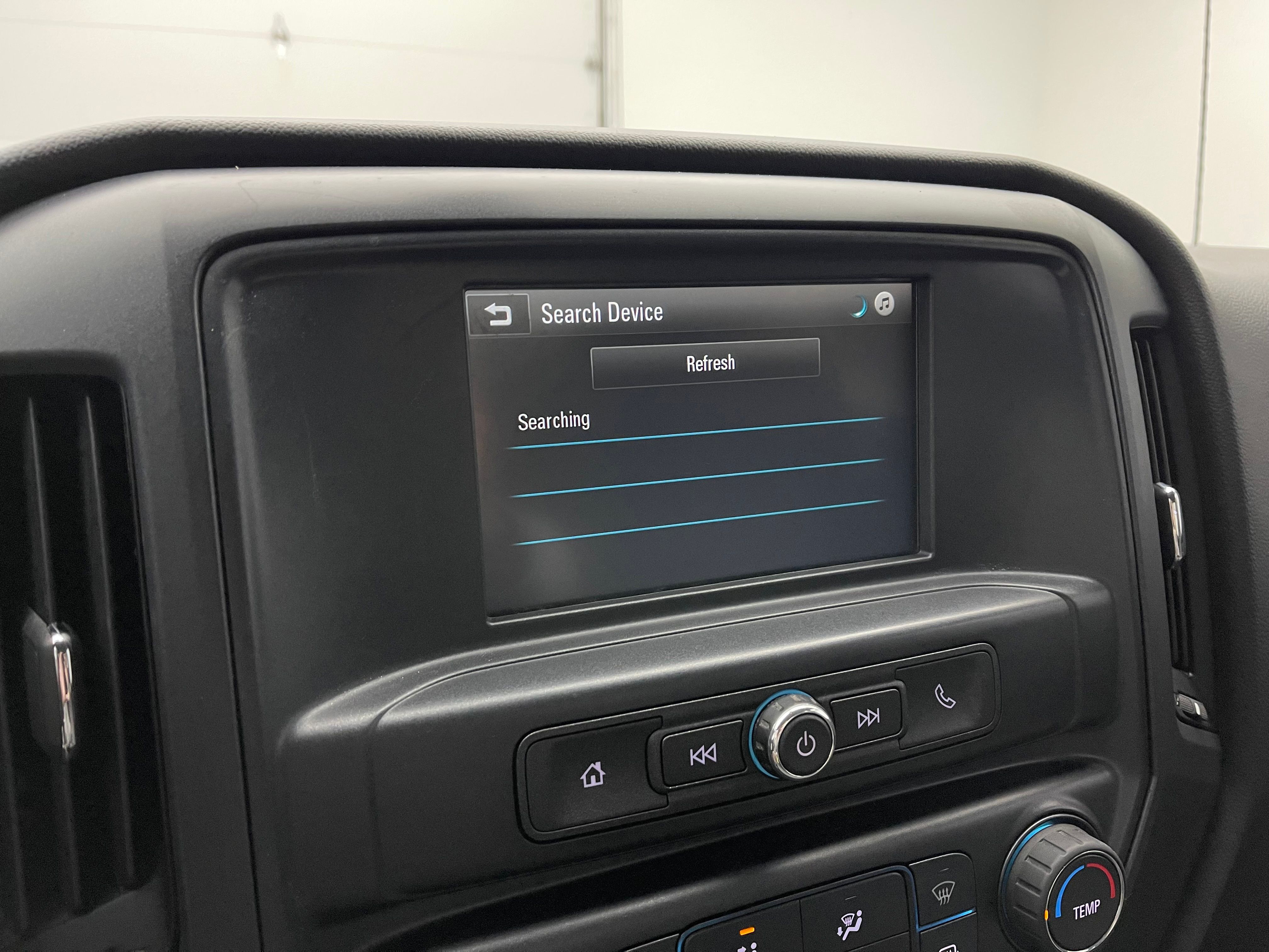 Used 2018 Summit White GMC Base image 21