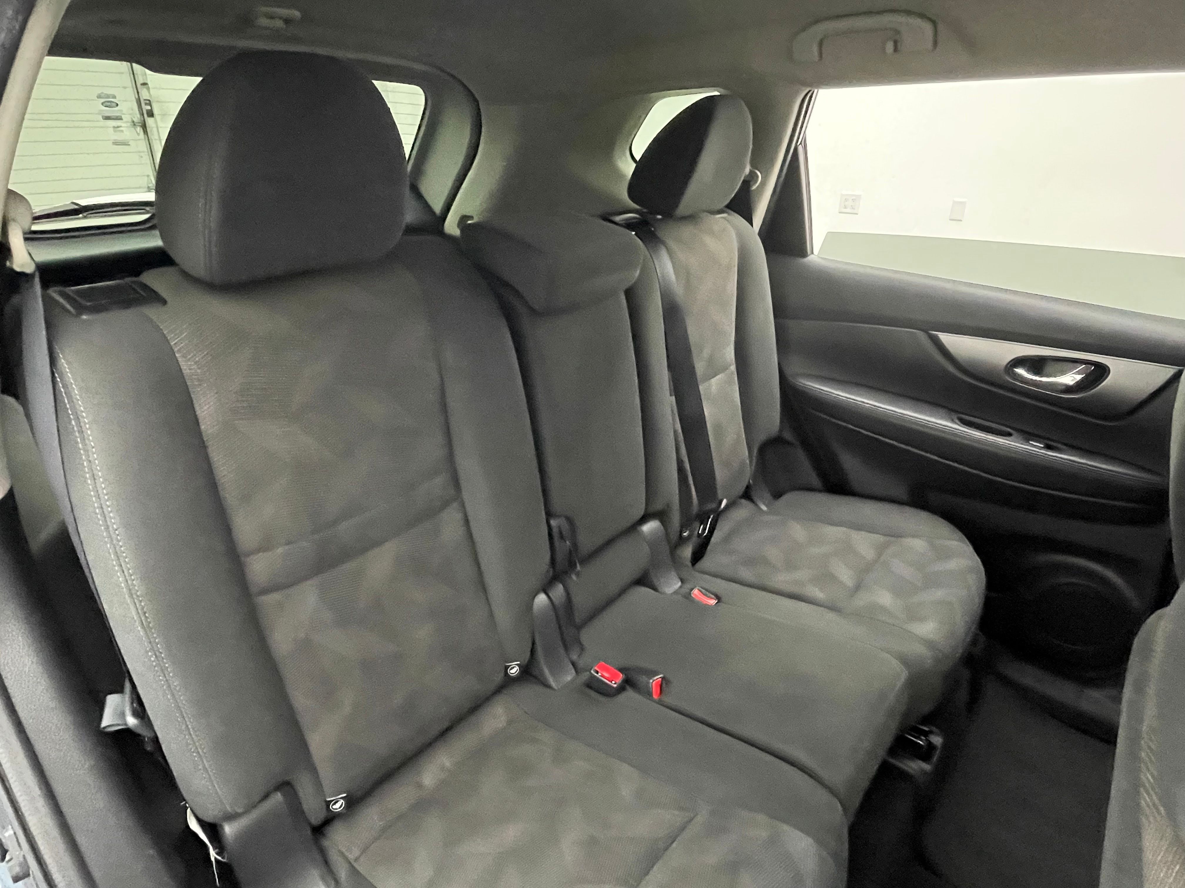 Used 2016 Arctic Blue Metallic Nissan SV image 34