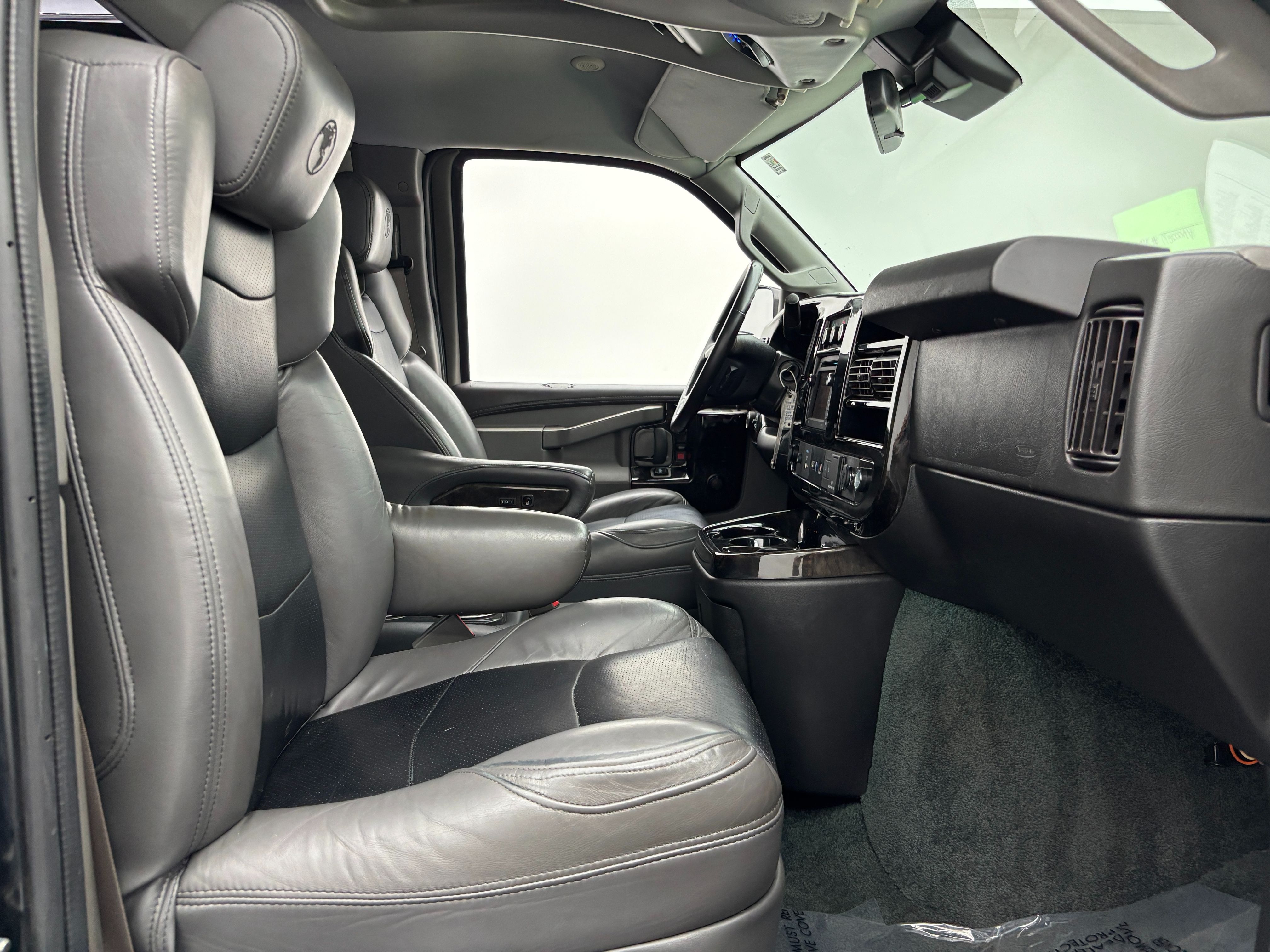 Used 2020 Onyx Black GMC Explorer Limited SE image 24