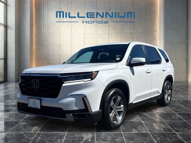 Platinum White Pearl 2023 Honda Pilot SUV / Crossover All-Wheel Drive Automatic
