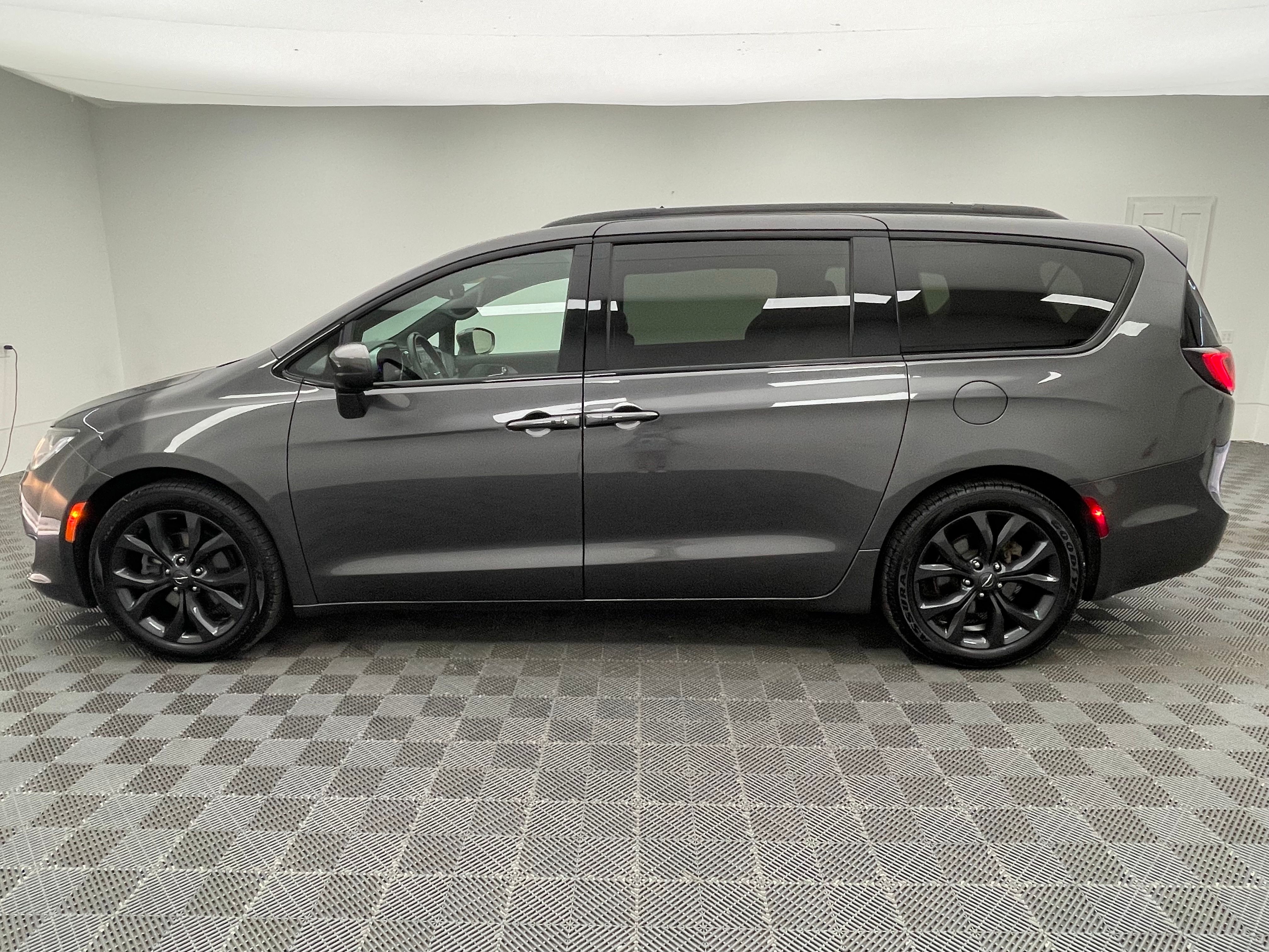 Used 2020 Granite Crystal Metallic Clearcoat Chrysler Touring L Plus image 13
