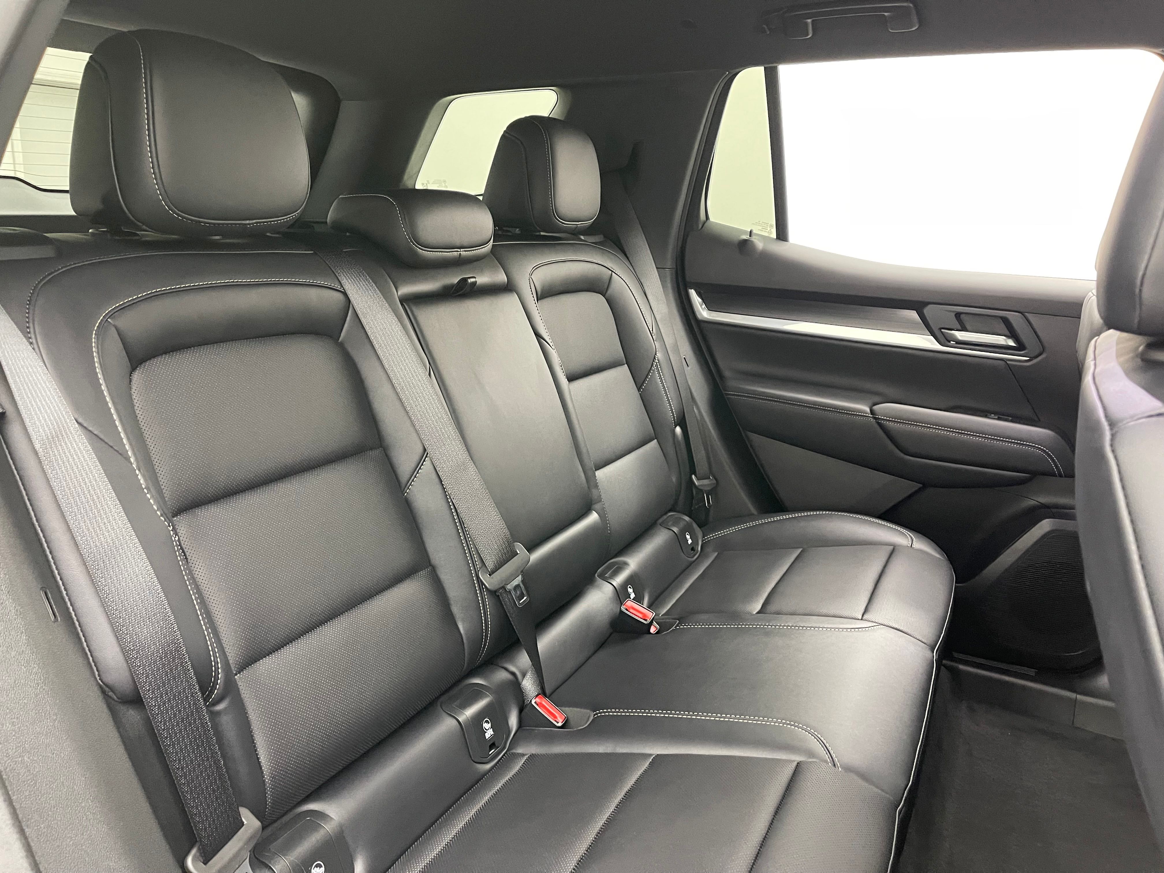New 2027 Ebony Twilight Metallic GMC Elevation image 37