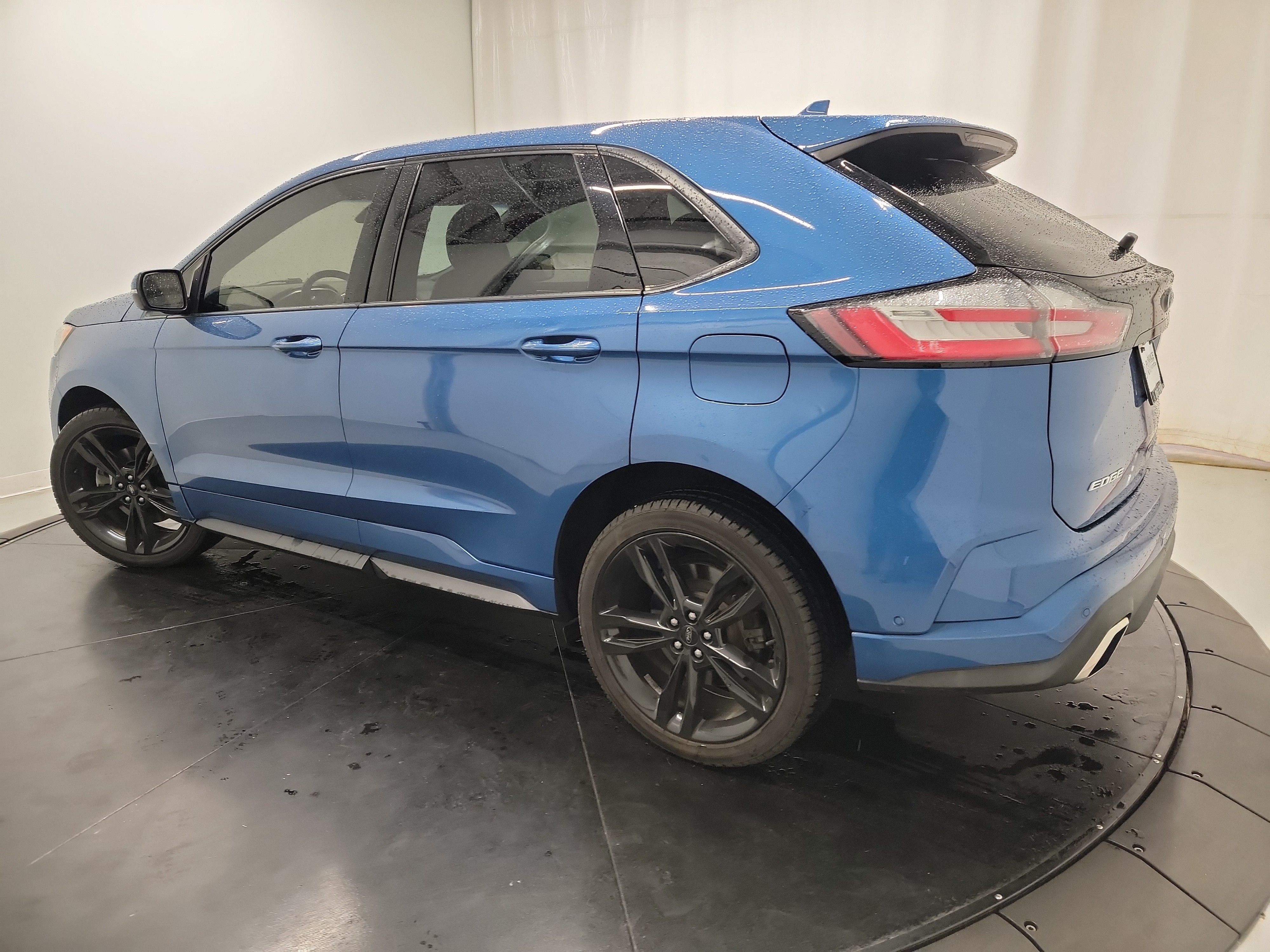 2019 Ford Edge ST photo