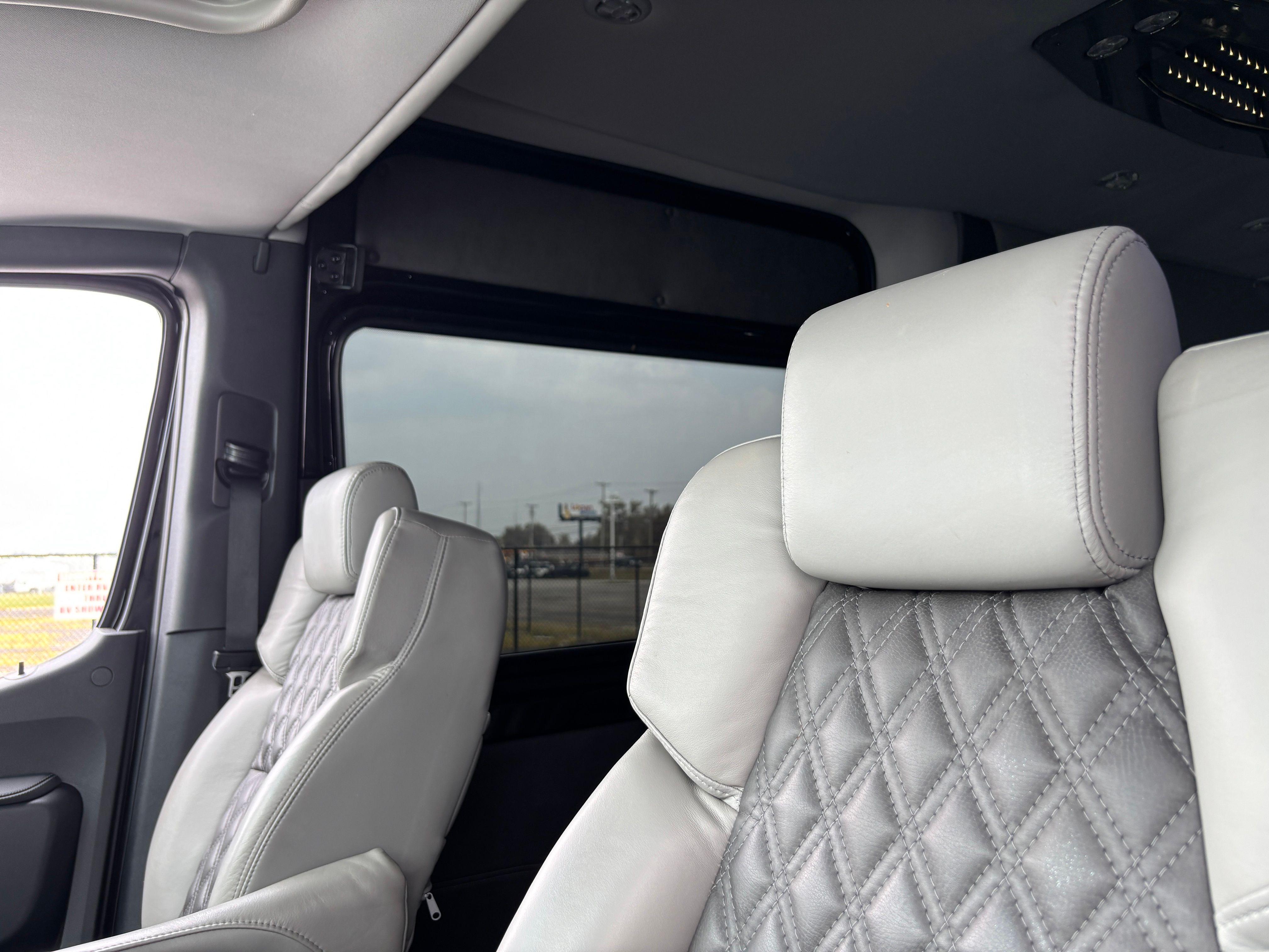 Used 2023 Black Mercedes-Benz Explorer Limited SE image 22