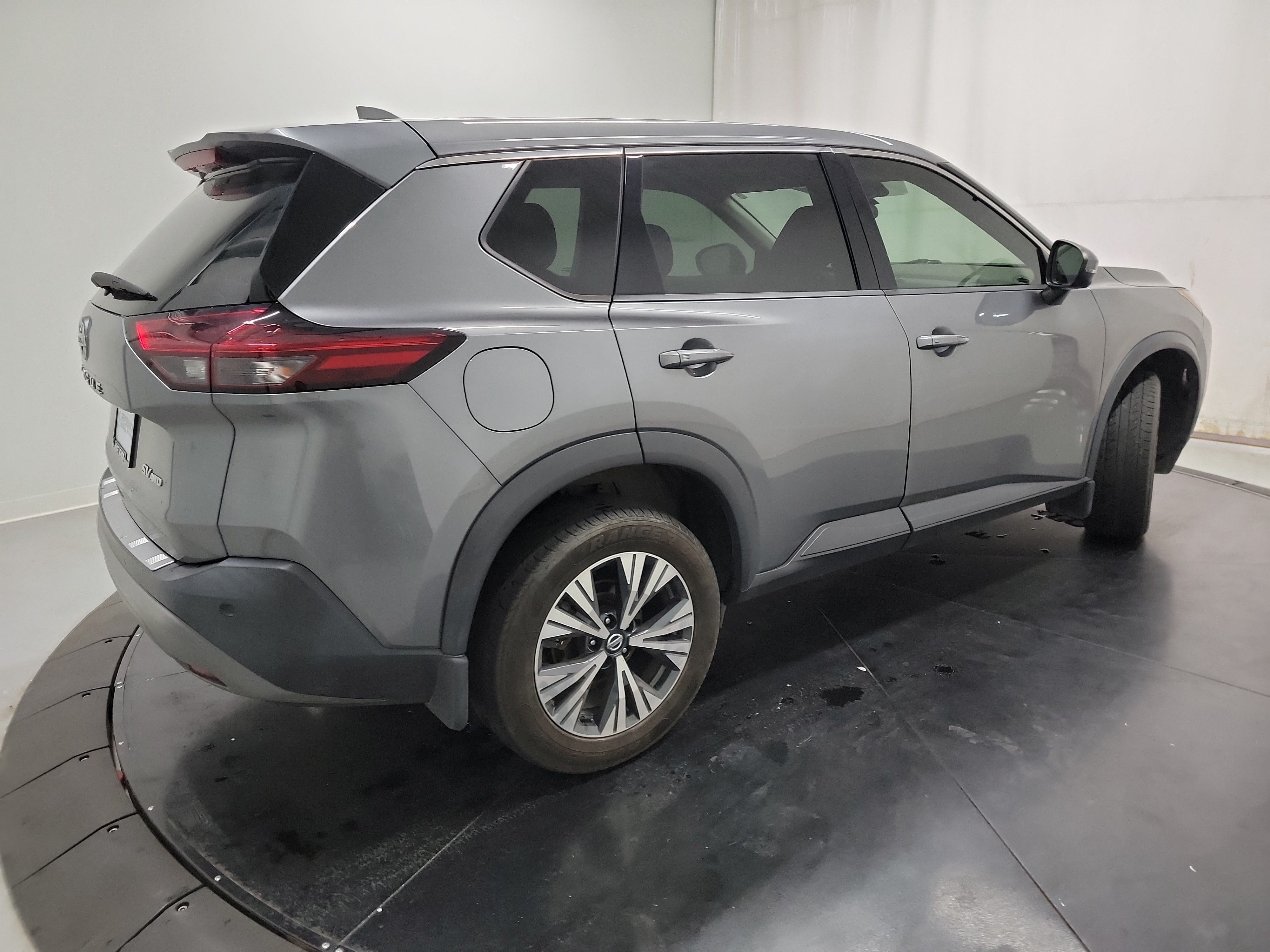 2021 Nissan Rogue SV photo
