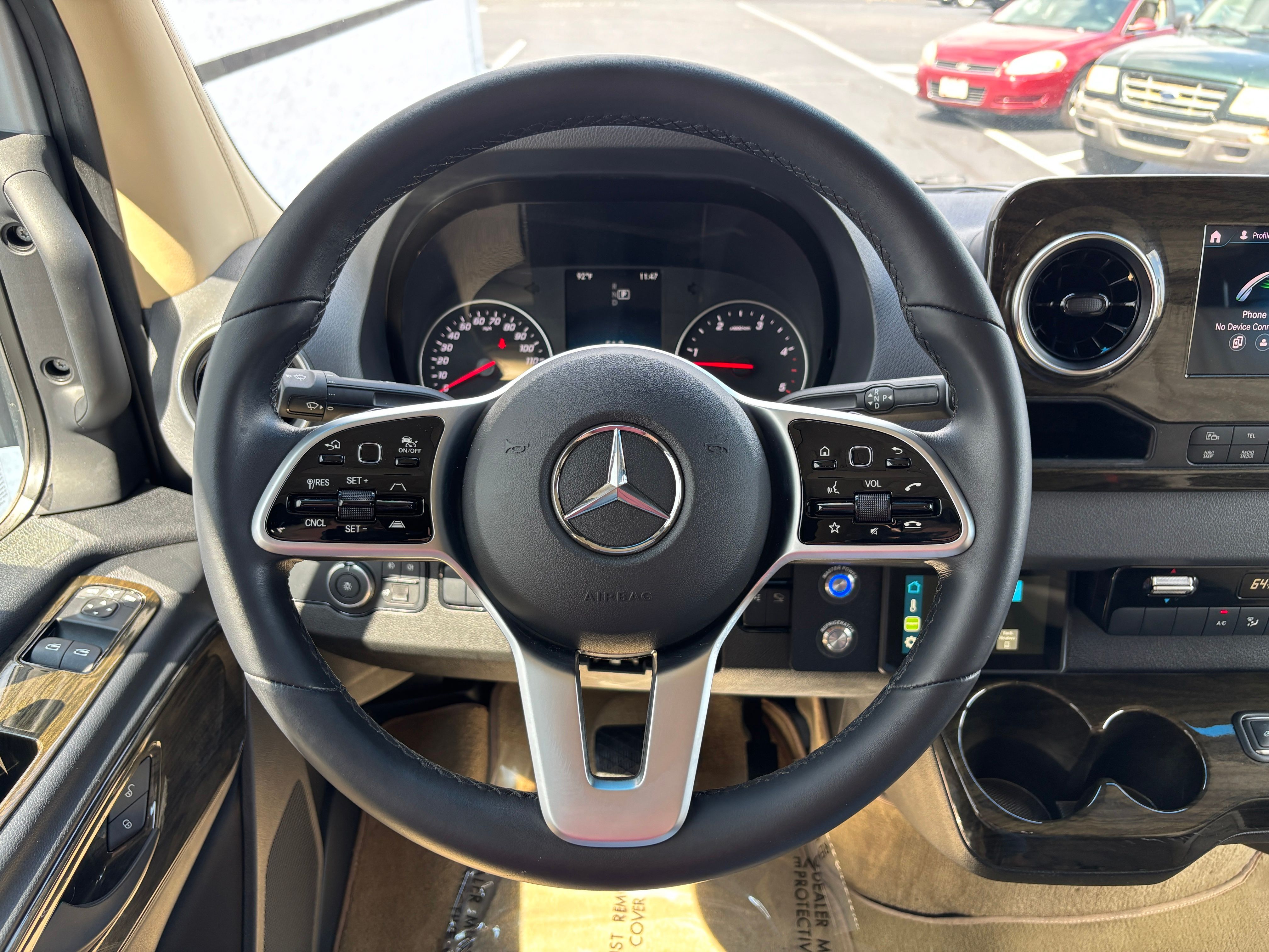 Used 2021 Silver Mercedes-Benz Midwest Luxe Cruiser image 29