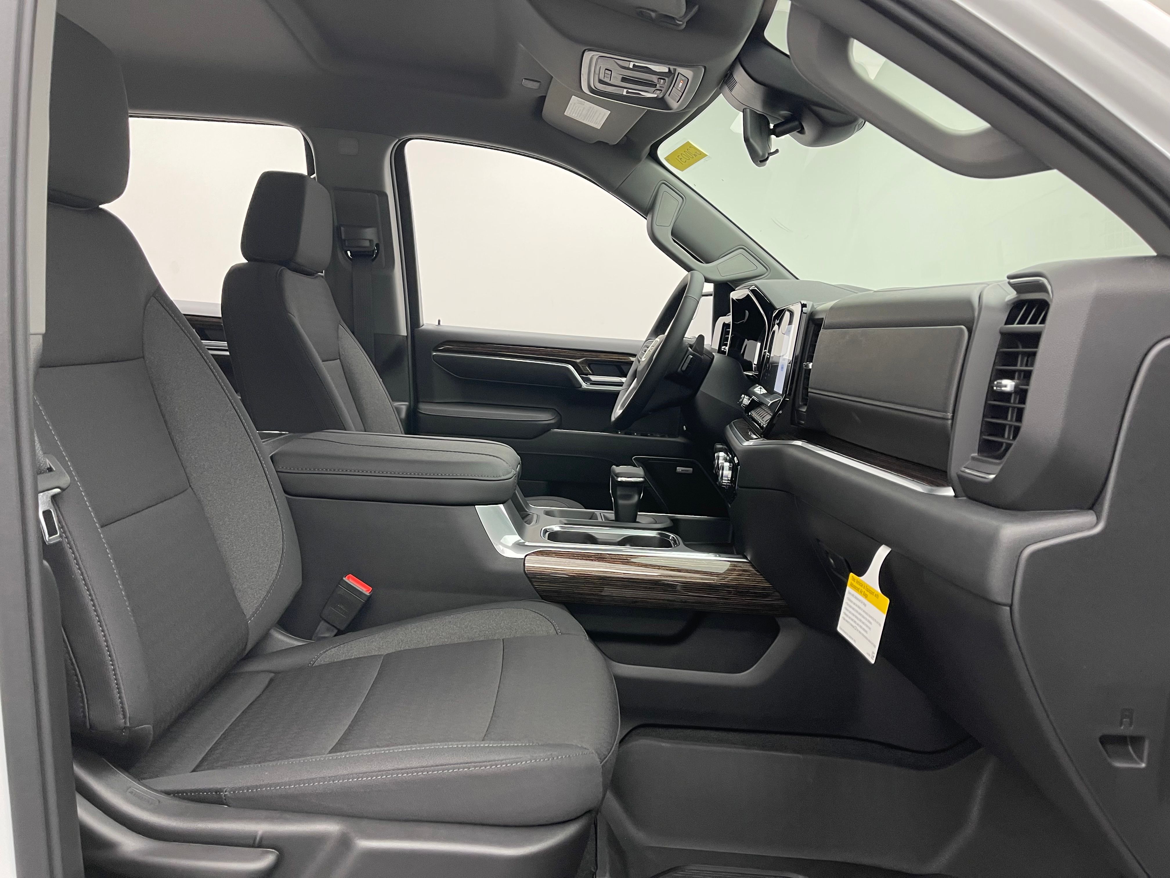 New 2026 Summit White GMC Elevation image 31
