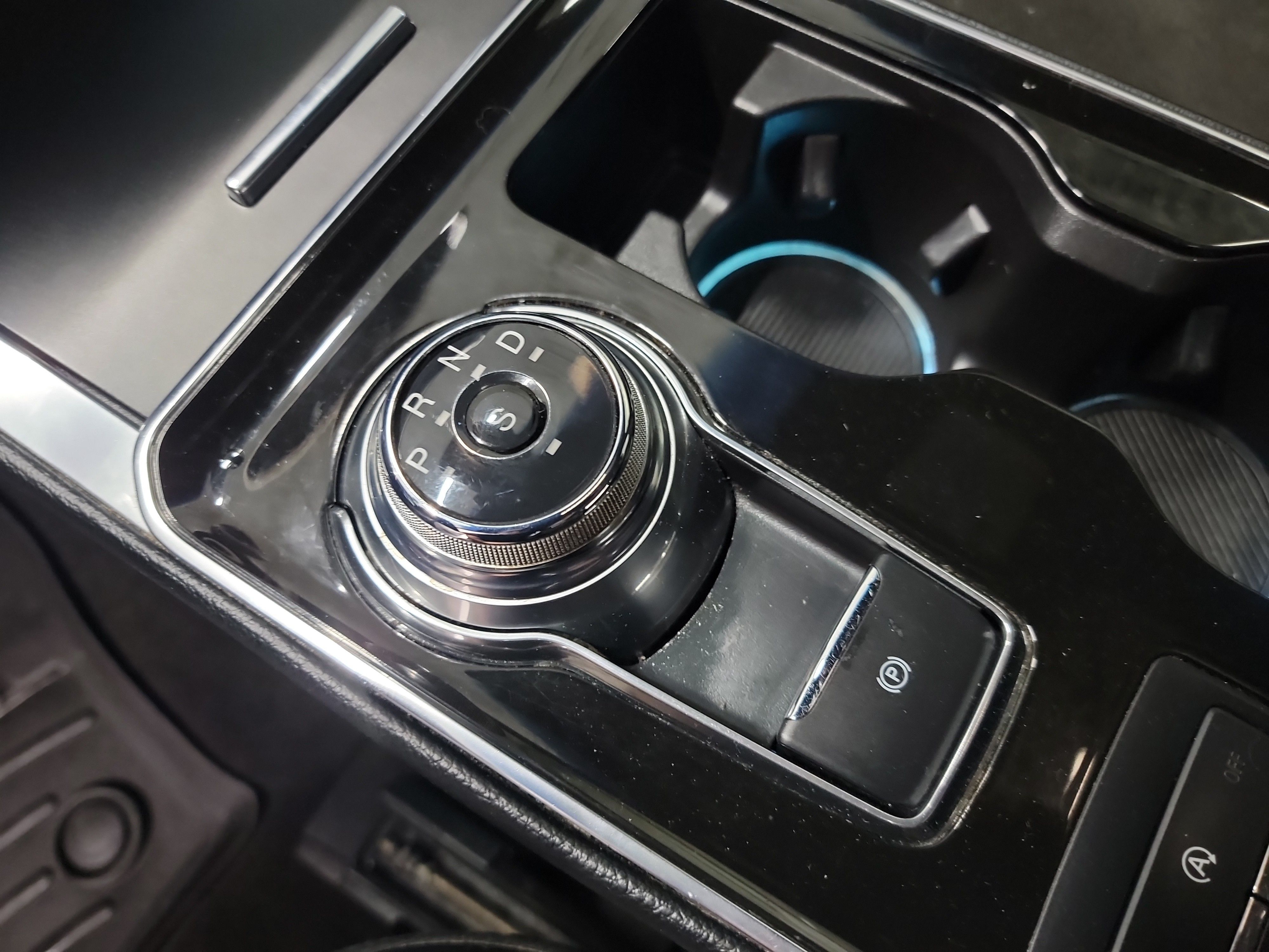 2019 Ford Edge ST photo