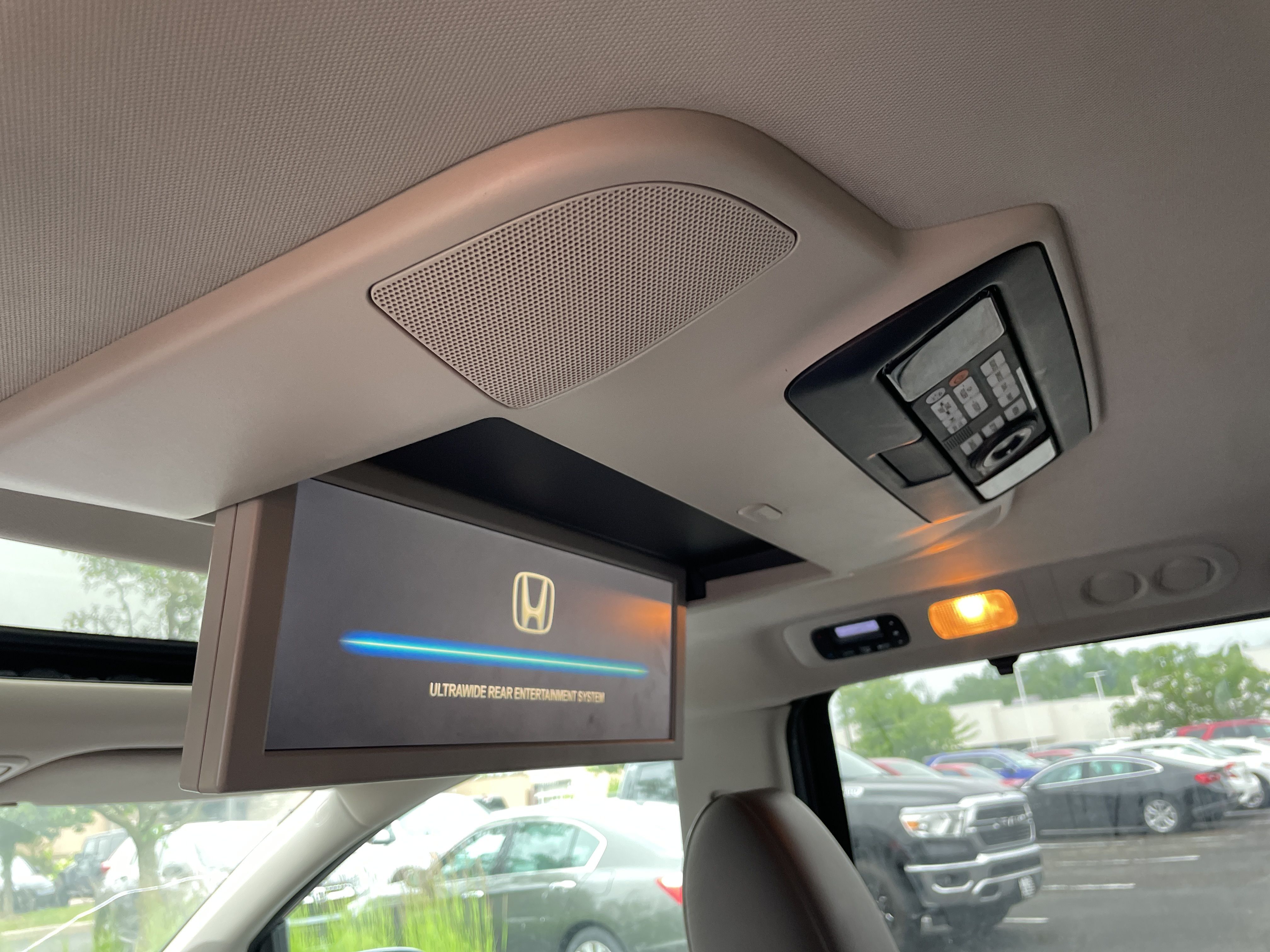 2015 Honda Odyssey Touring Elite photo