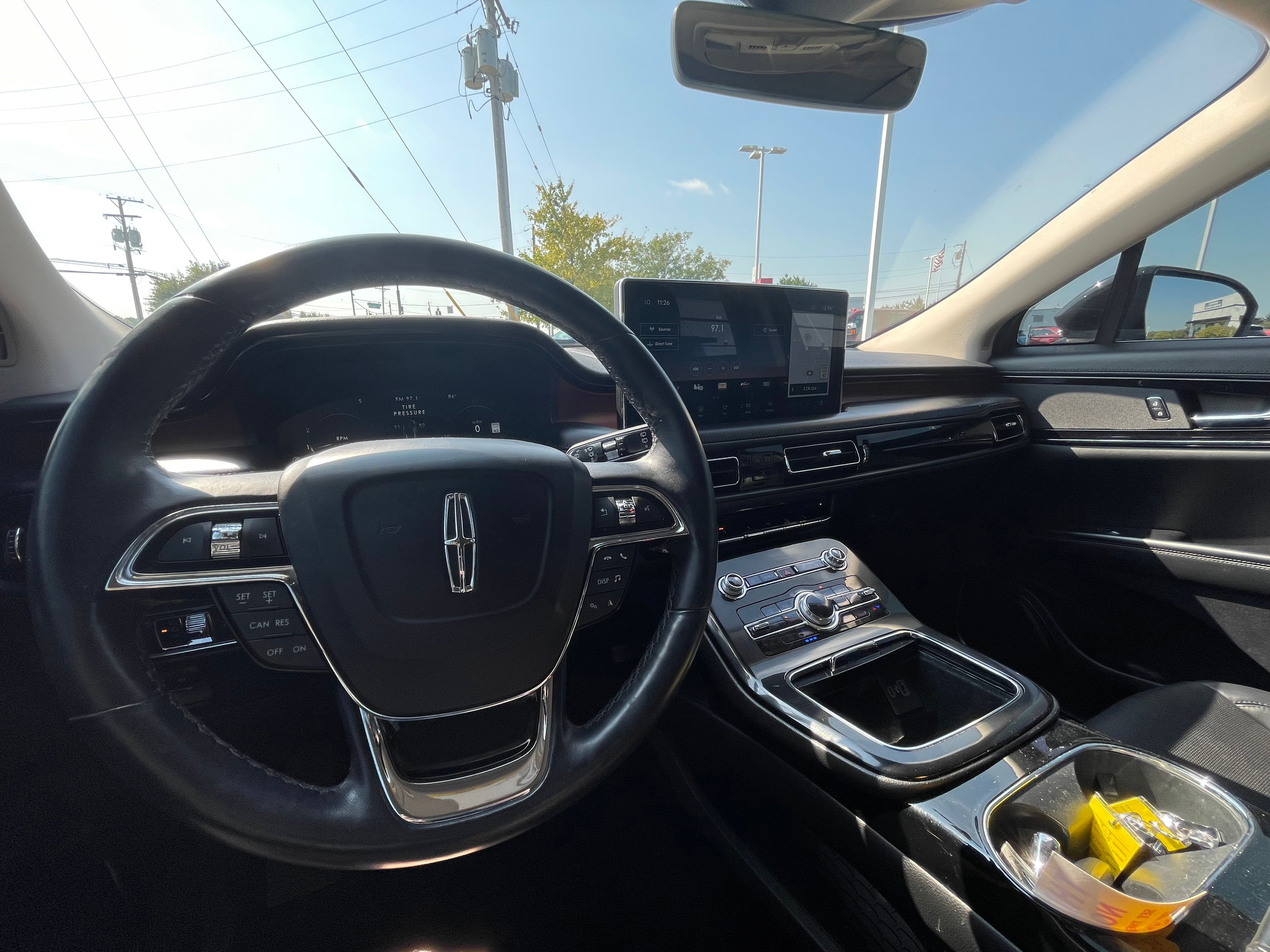 Used 2022 Infinite Black Metallic Clearcoat Lincoln Reserve image 9