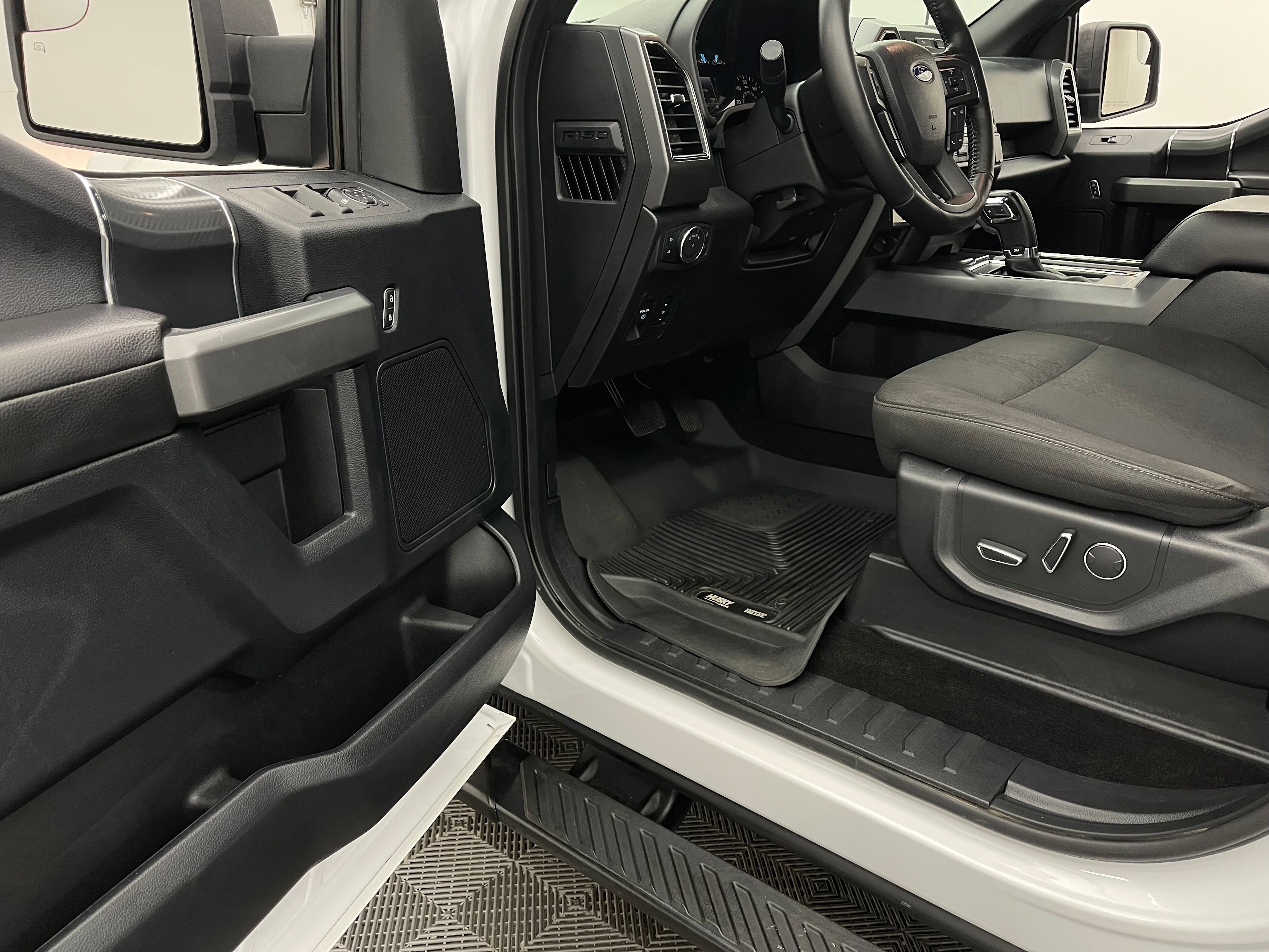 Used 2018 Oxford White Ford XLT image 12