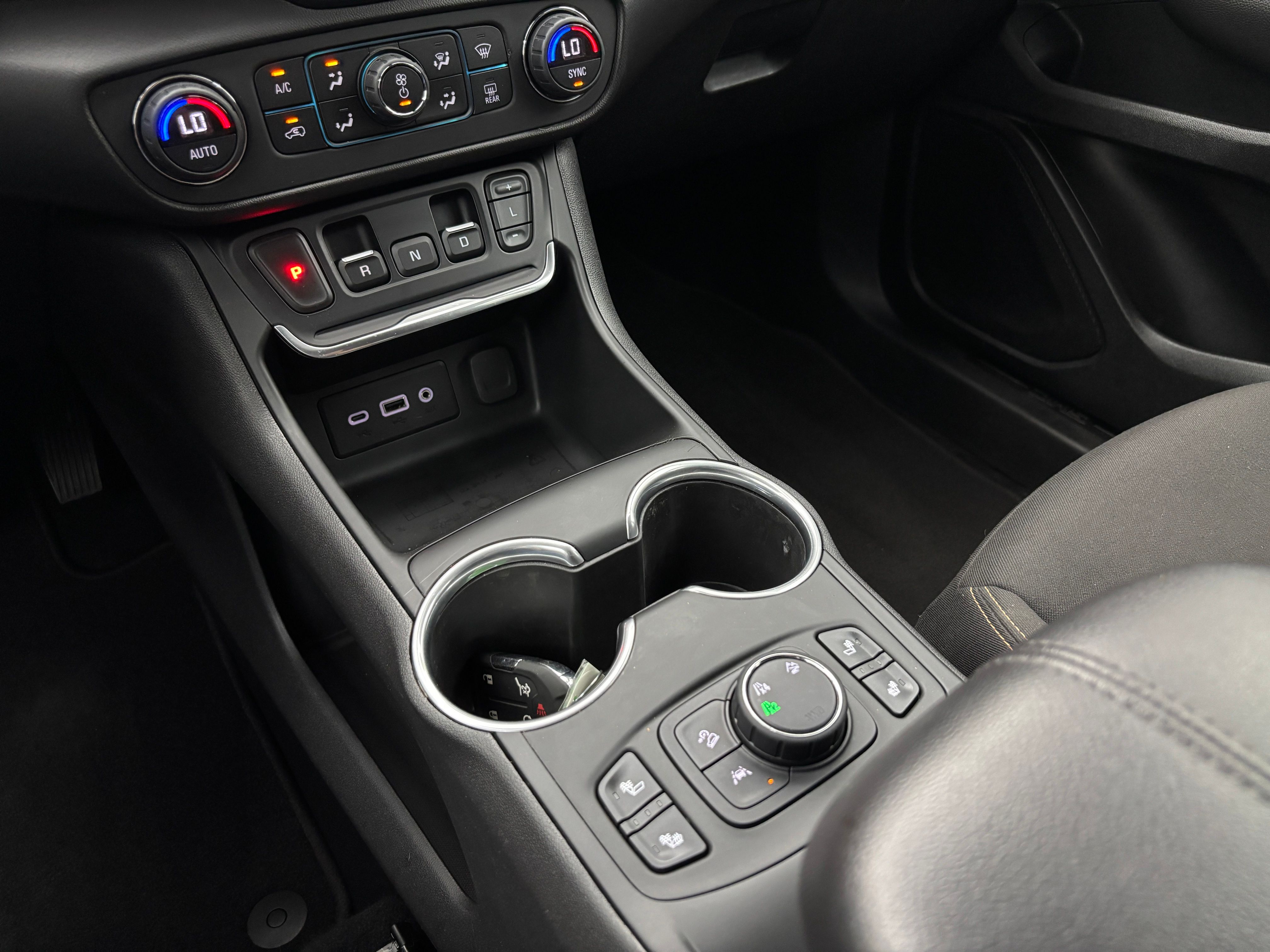 Used 2021 Quicksilver Metallic GMC SLE image 25