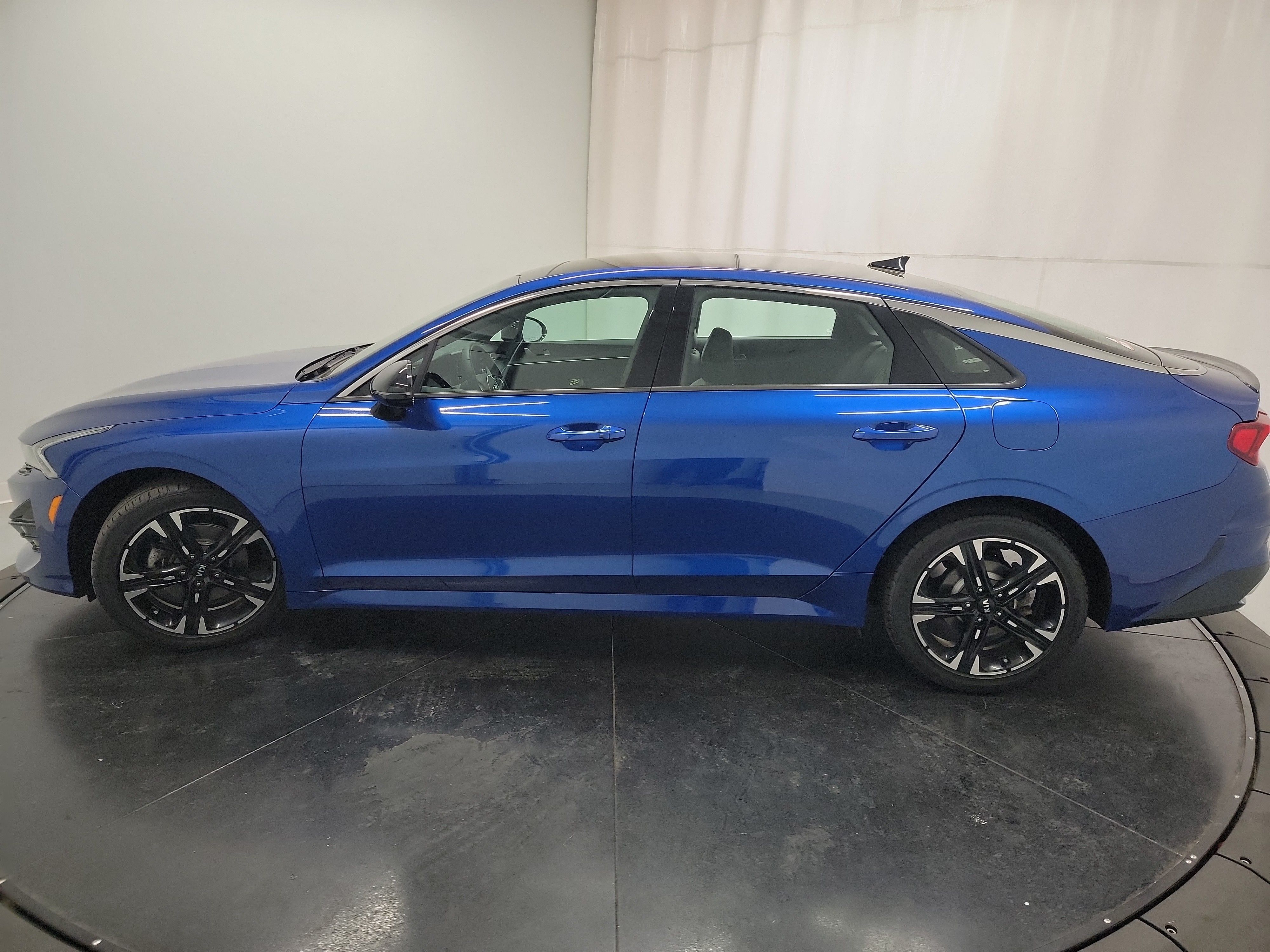 2021 Kia K5 GT-Line photo