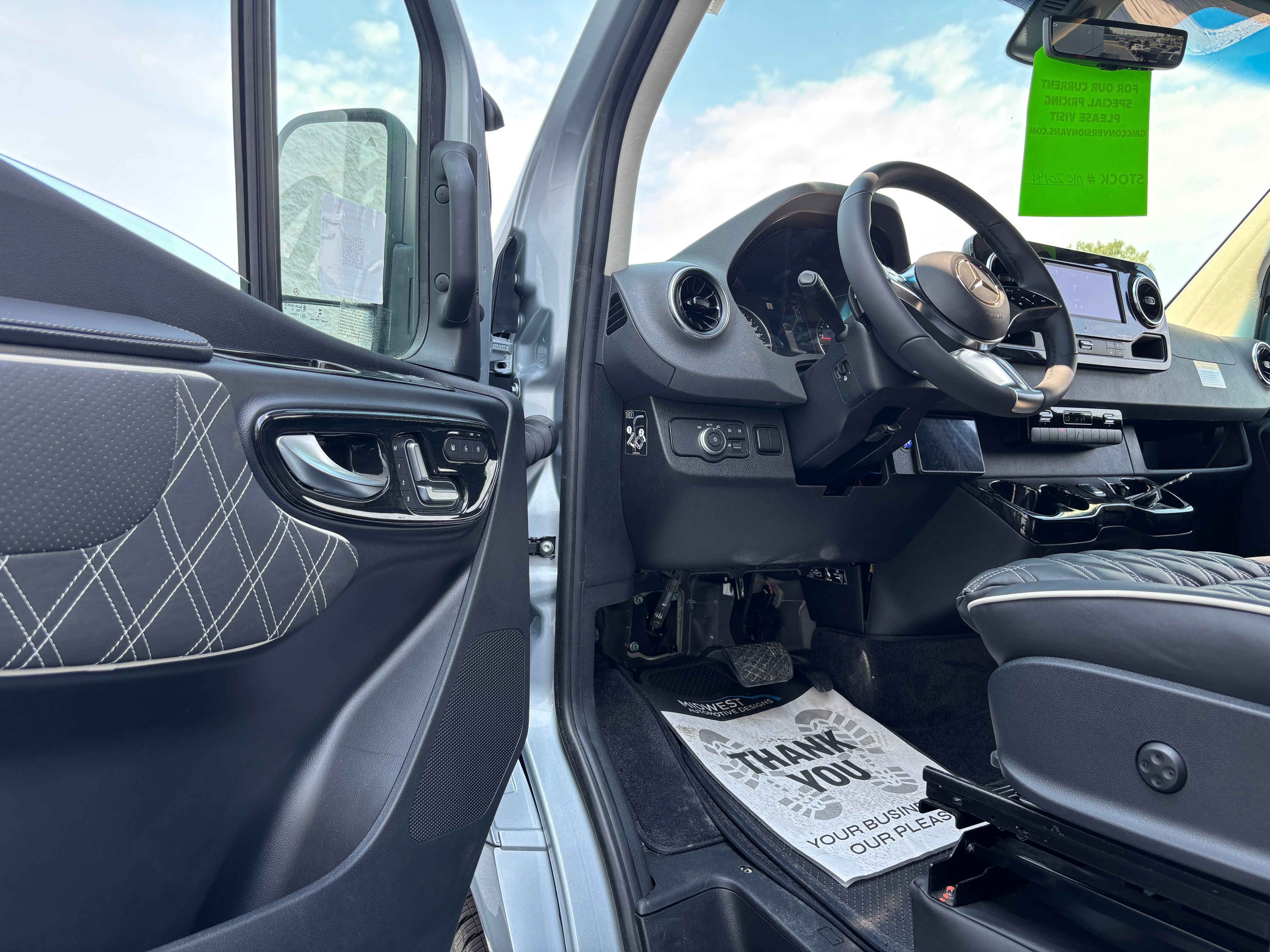 New 2027 Silver Mercedes-Benz Discovery Touring image 13